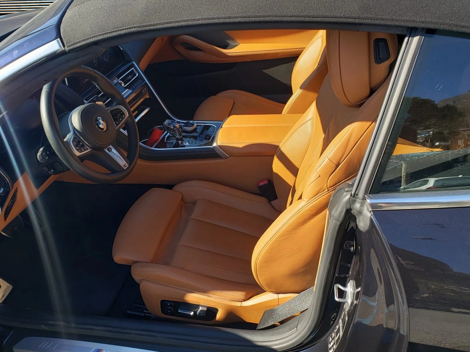 BMW M850i xDrive Cabriolet-image-2