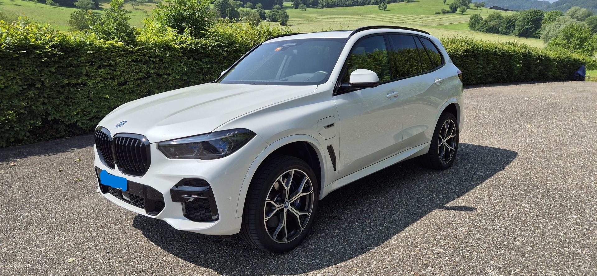 BMW X5 45e xDrive, M Sport Steptronic-image-0