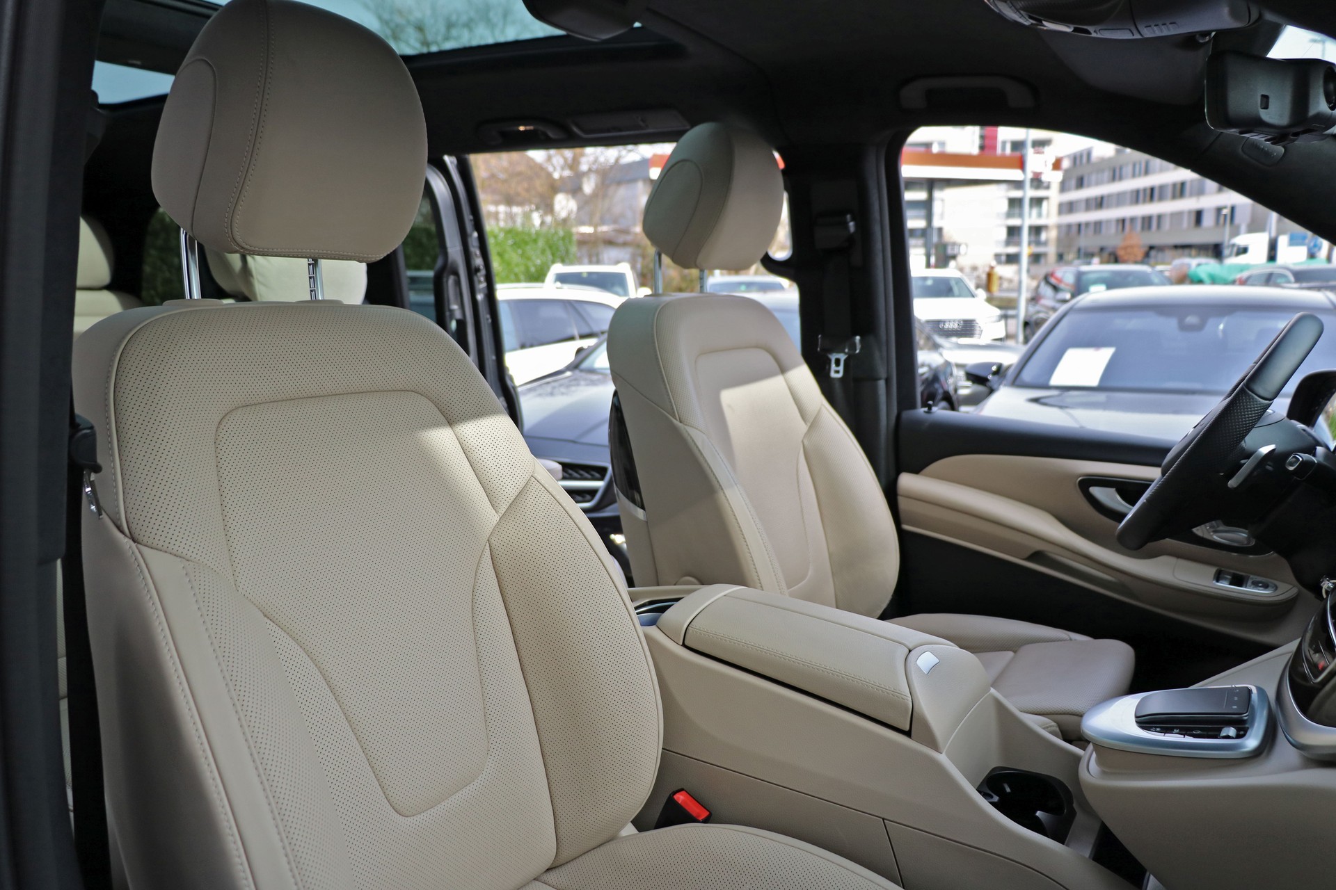 MERCEDES-BENZ V 300 d lang Exclusive 4Matic 9G-Tronic **Luxus-Paket**-image-31