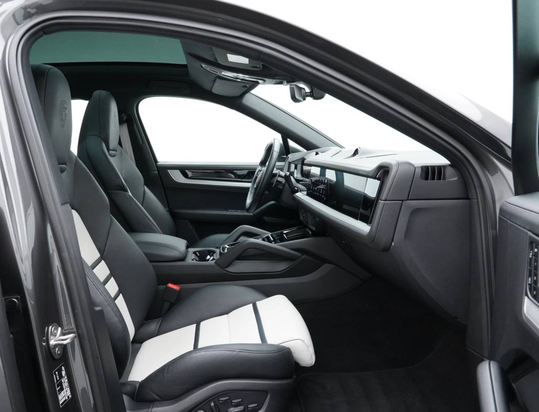 PORSCHE Cayenne S E-Hybrid Coupé-image-24