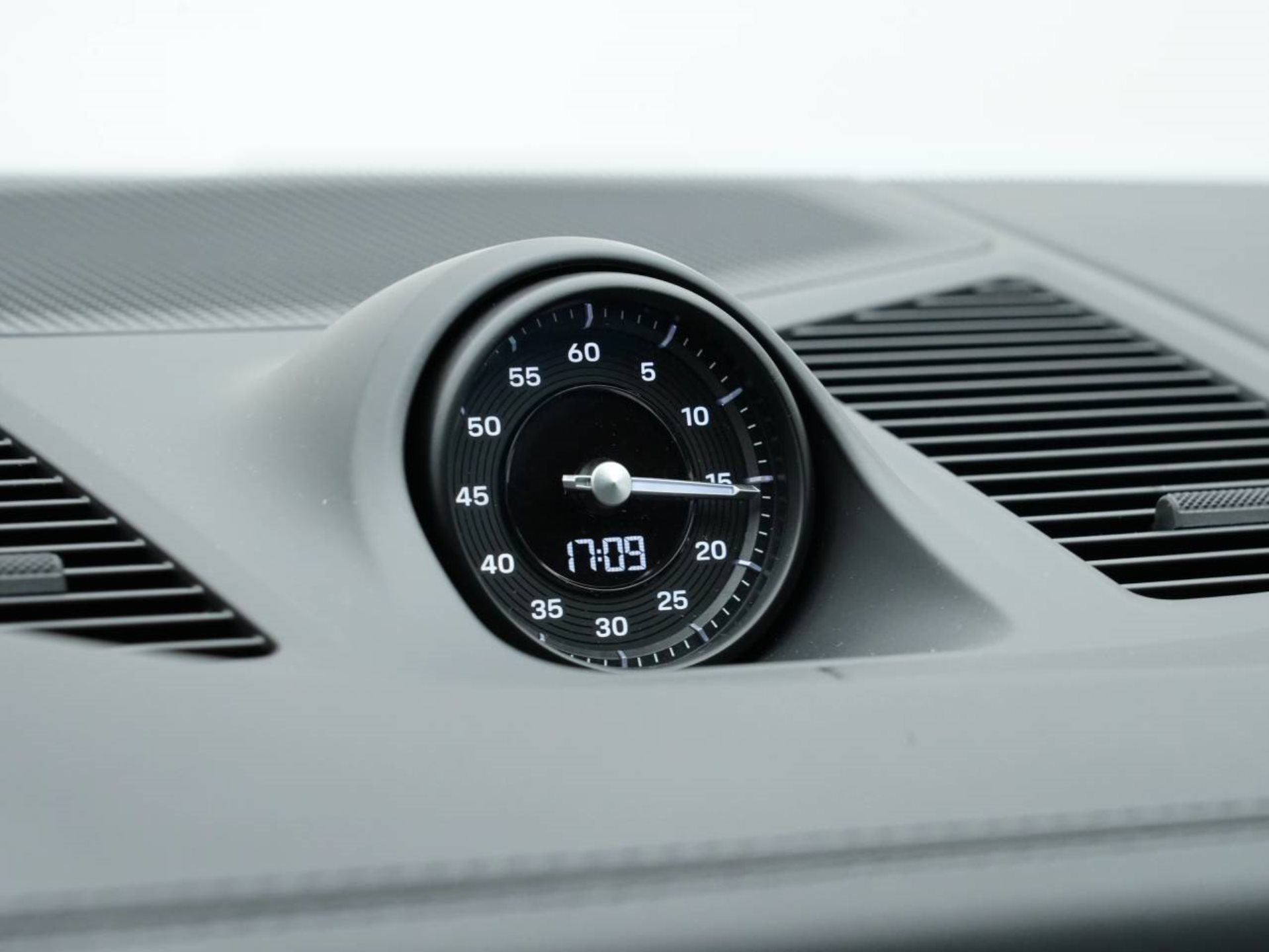 PORSCHE Cayenne S E-Hybrid Coupé-image-31