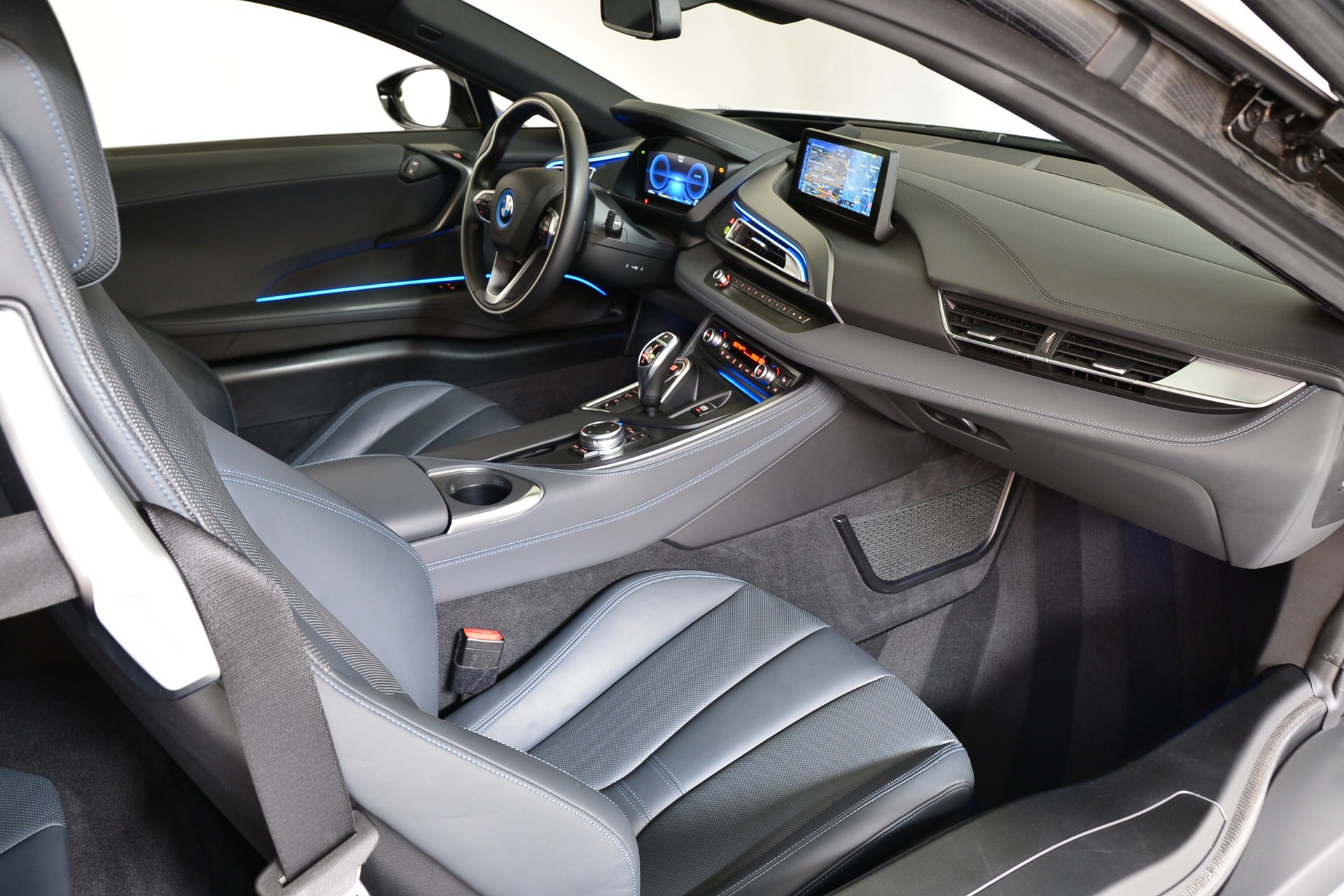 BMW i8 Coupé-image-11