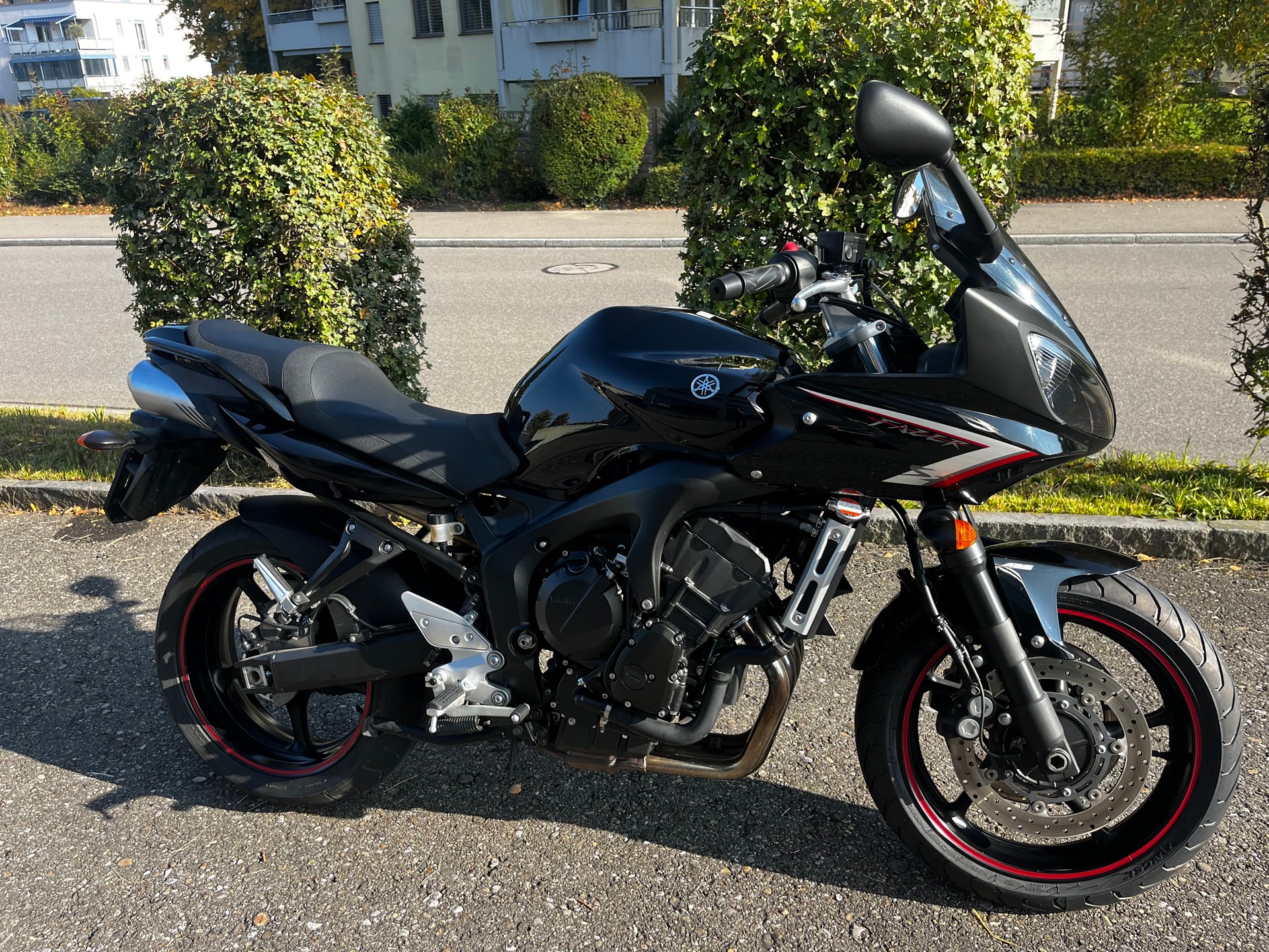 YAMAHA FZ6