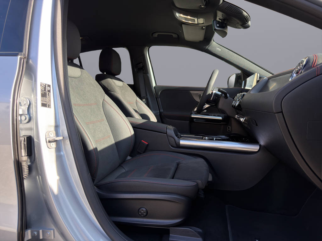 MERCEDES-BENZ EQA 350 Excellence AMG Line 4matic-image-12