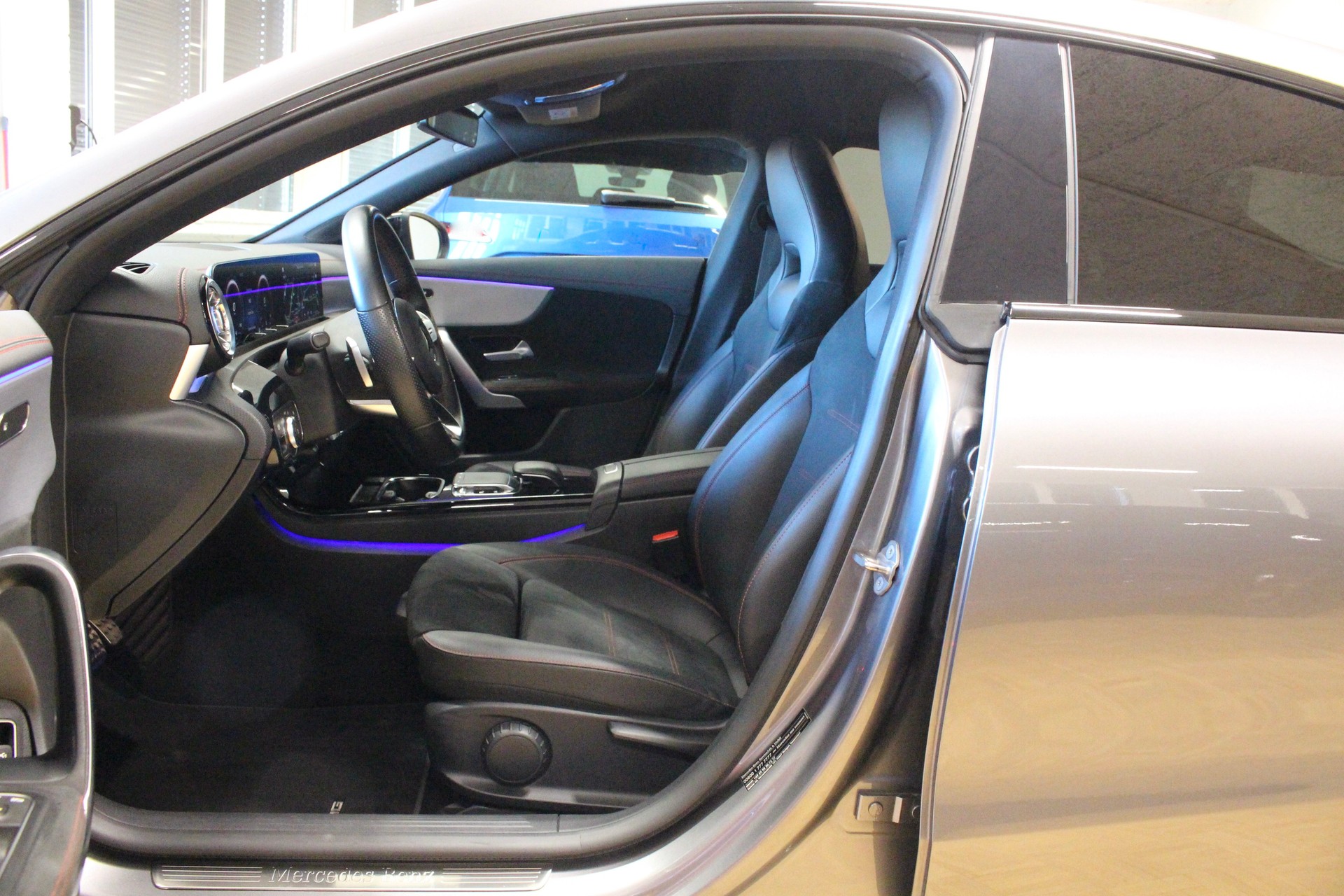 MERCEDES-BENZ CLA 220 AMG Line 7G-DCT 190PS *Night Paket *19" AMG Aluräder *Ambientebeleuchtung-image-10