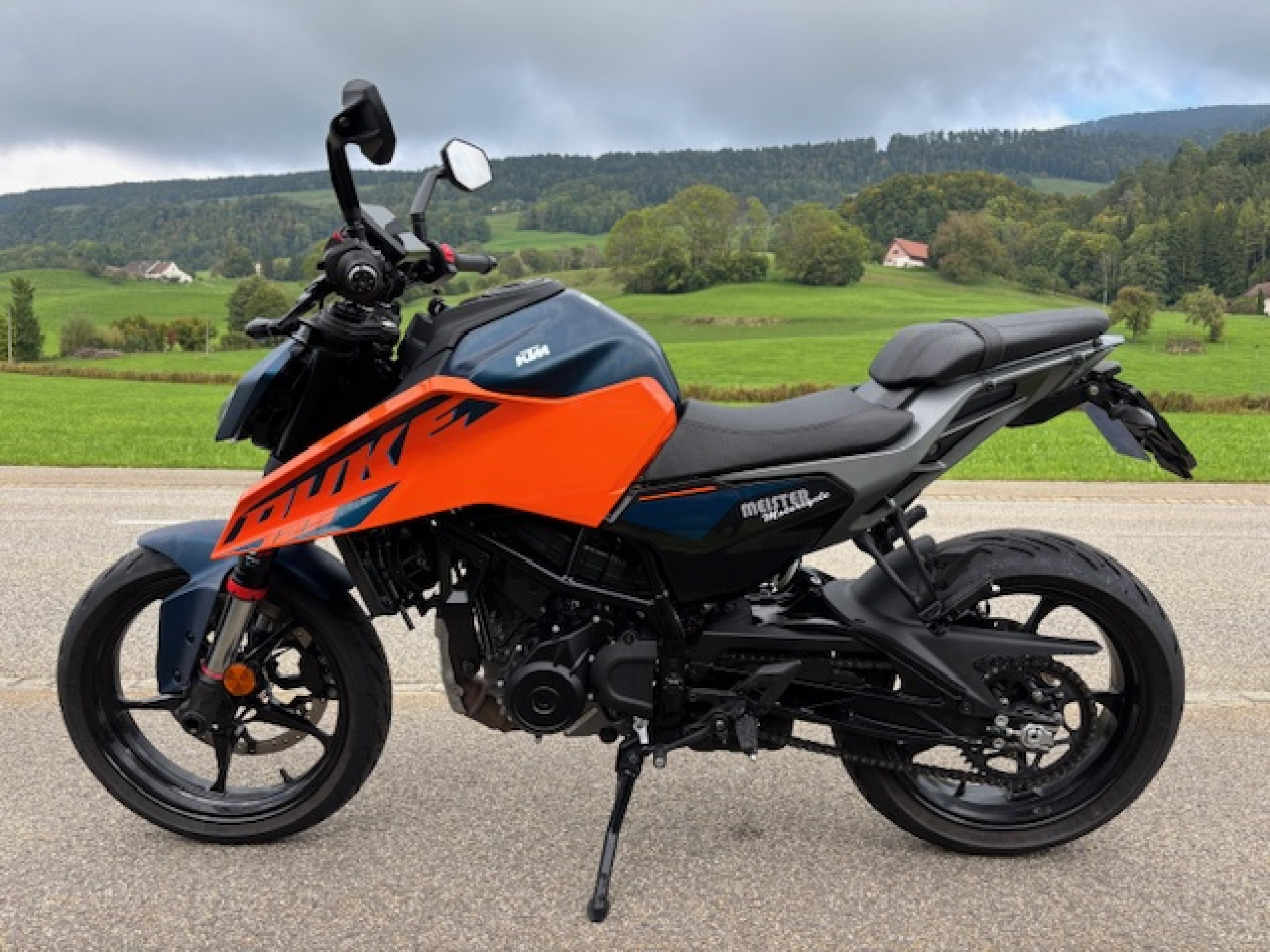 KTM 125 Duke-image-1