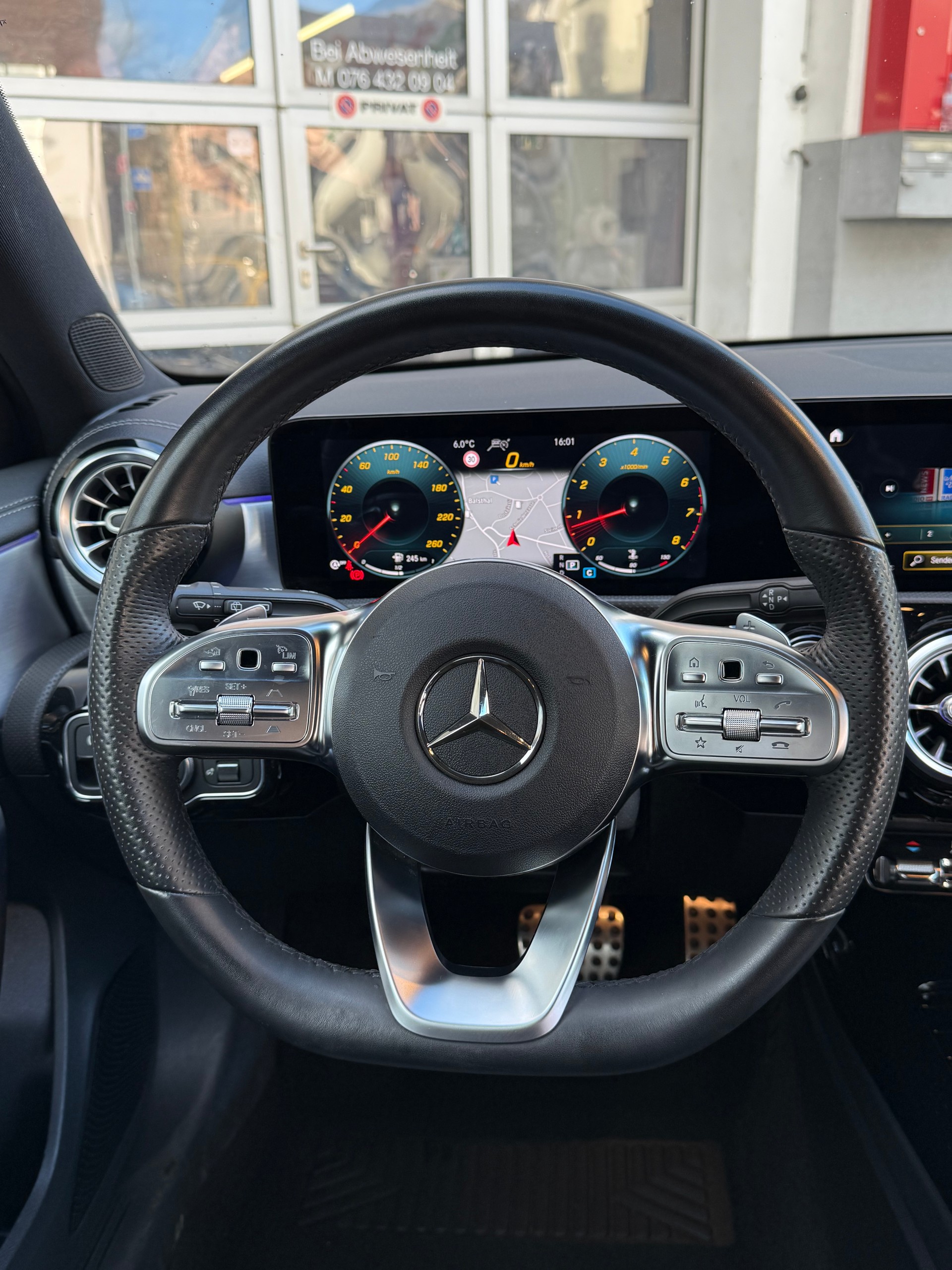MERCEDES-BENZ A 220 AMG Line 7G-DCT 4Matic-image-6