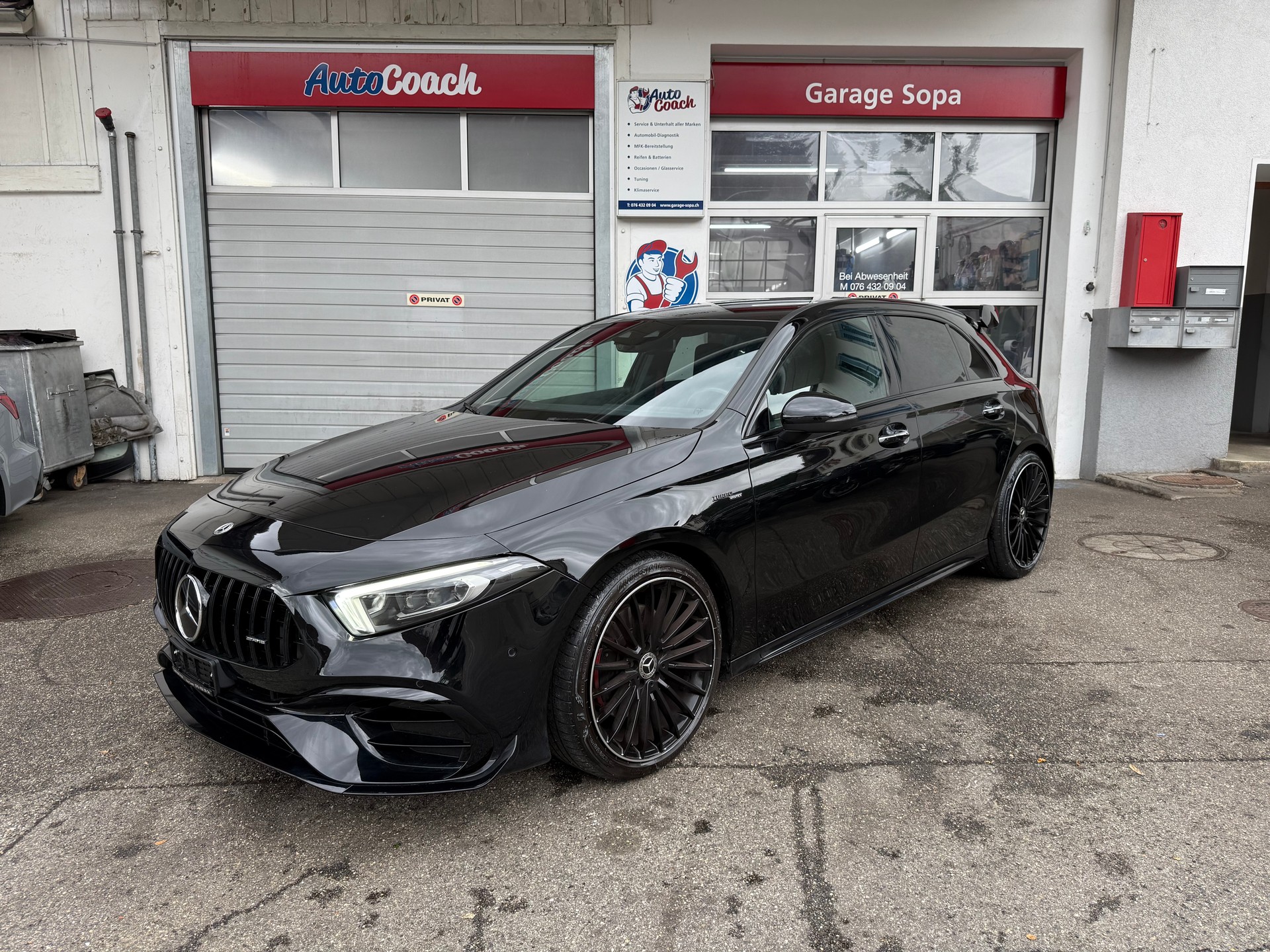 MERCEDES-BENZ A 220 AMG Line 7G-DCT 4Matic-image-1