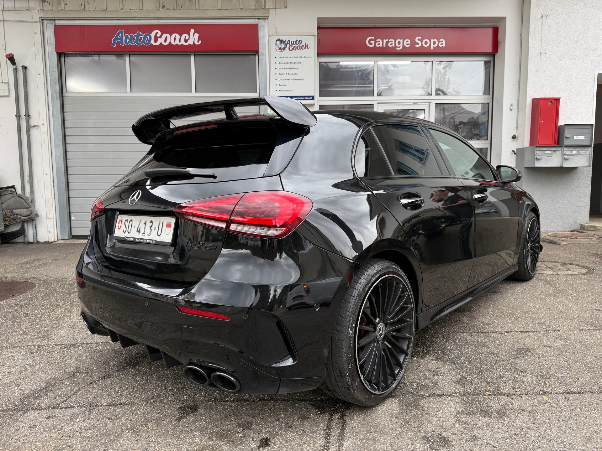 MERCEDES-BENZ A 220 AMG Line 7G-DCT 4Matic-image-3
