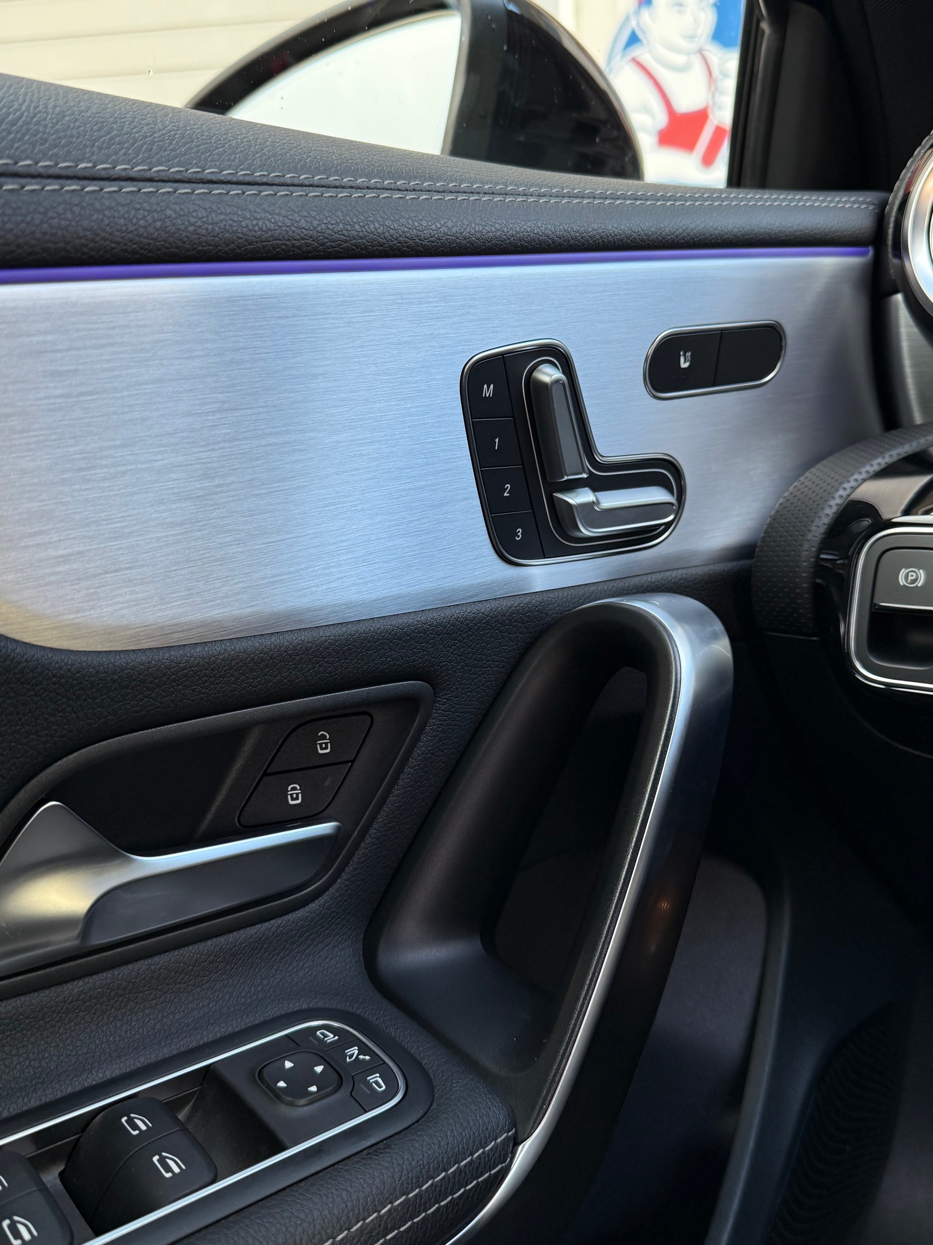 MERCEDES-BENZ A 220 AMG Line 7G-DCT 4Matic-image-7