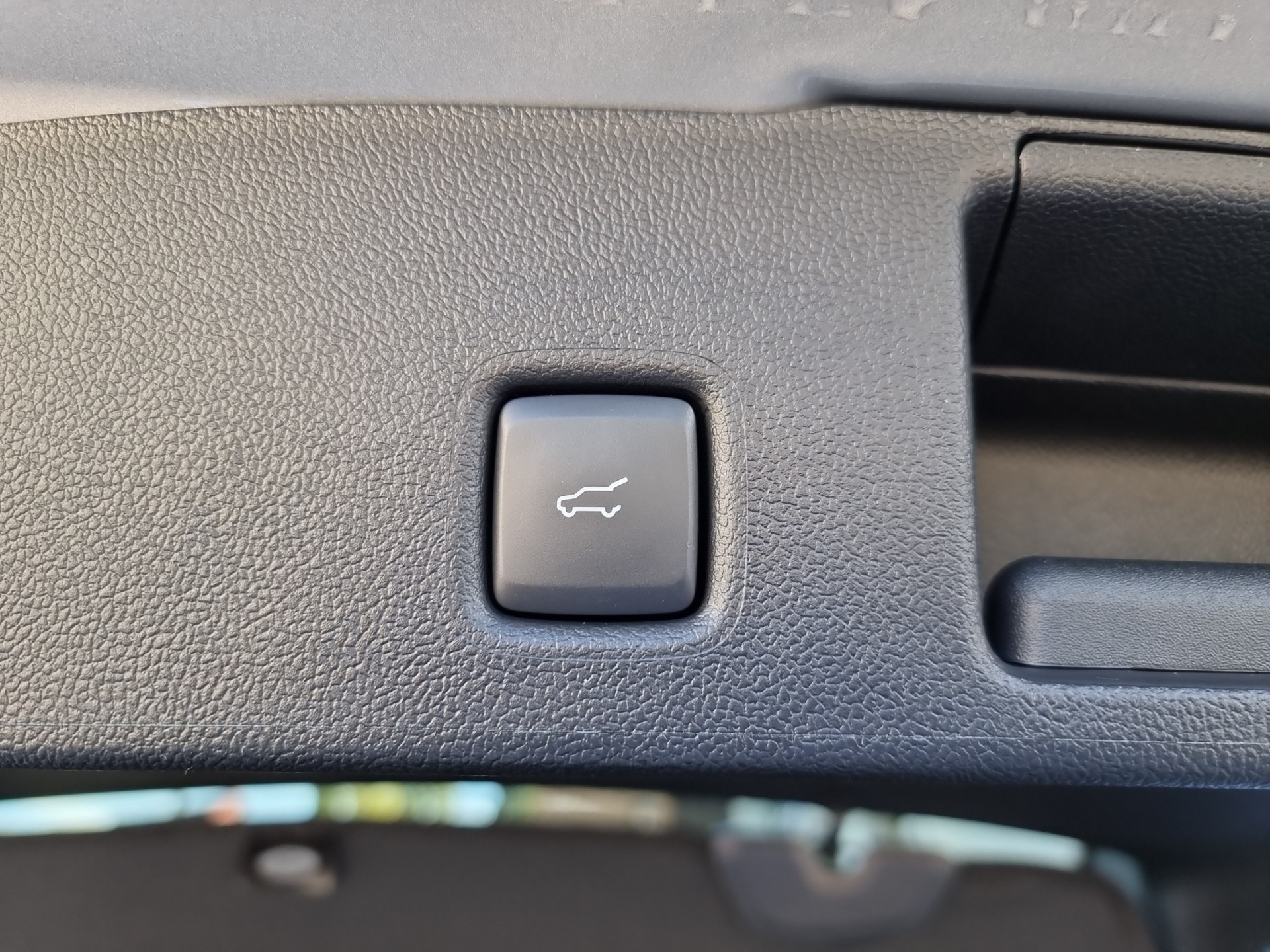 FORD Kuga 2.5 Hybrid ST-Line X 4x4-image-14