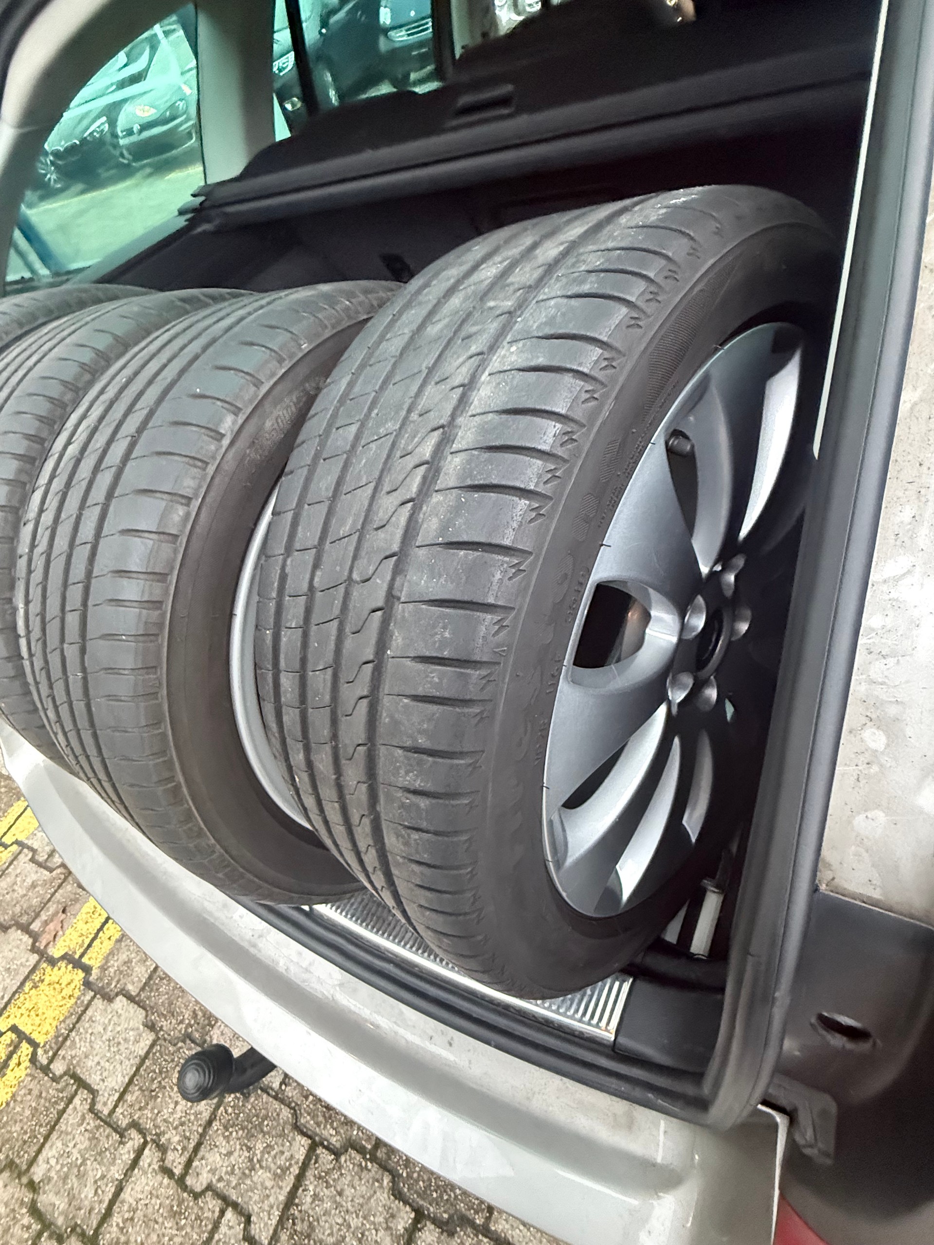 SKODA Superb Combi 2.0 TDi Elegance DSG-image-13