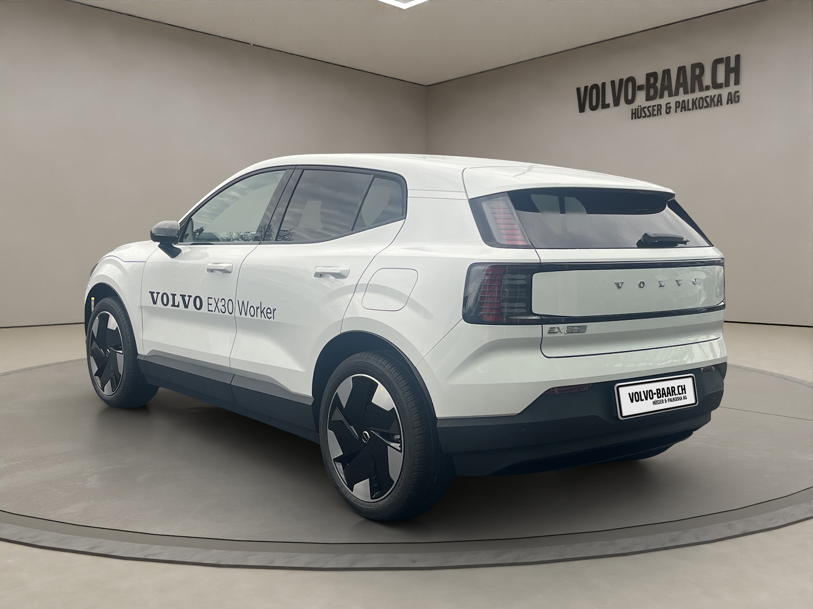 VOLVO EX 30 E60 Plus Worker-image-2