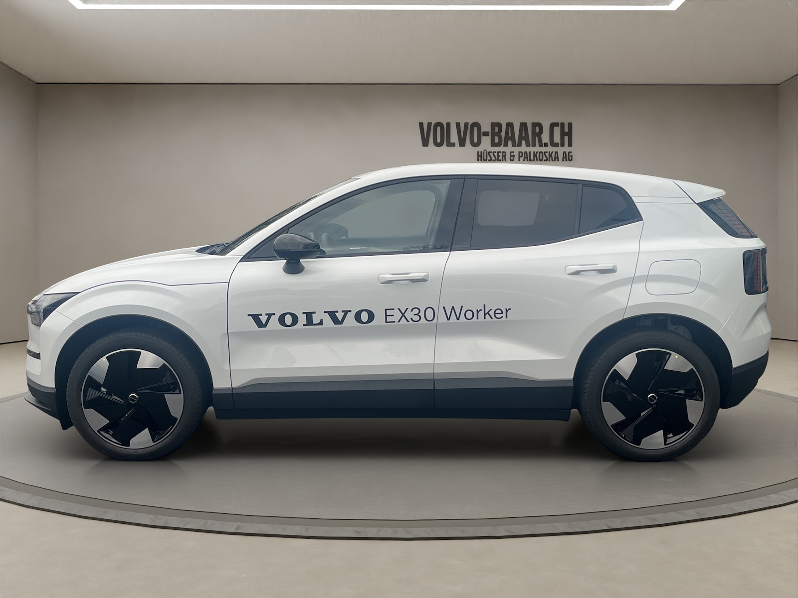VOLVO EX 30 E60 Plus Worker-image-1
