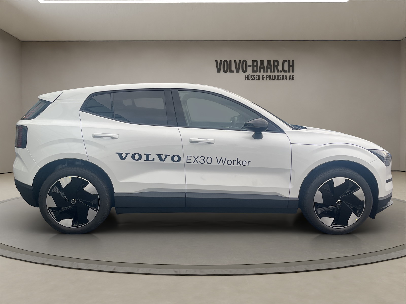 VOLVO EX 30 E60 Plus Worker-image-5