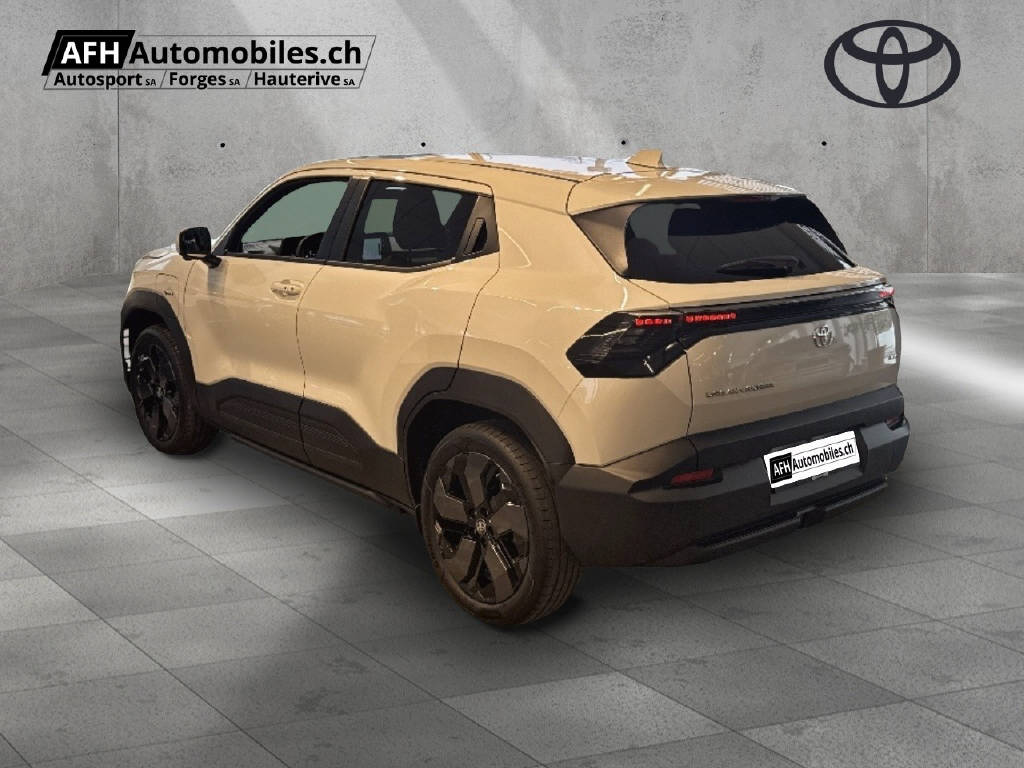 TOYOTA Urban Cruiser Premium AWD-image-2