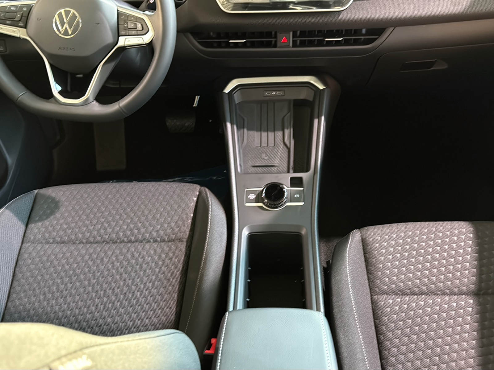 VW T-Roc 1.5 eTSI mHEV Trend DSG-image-11