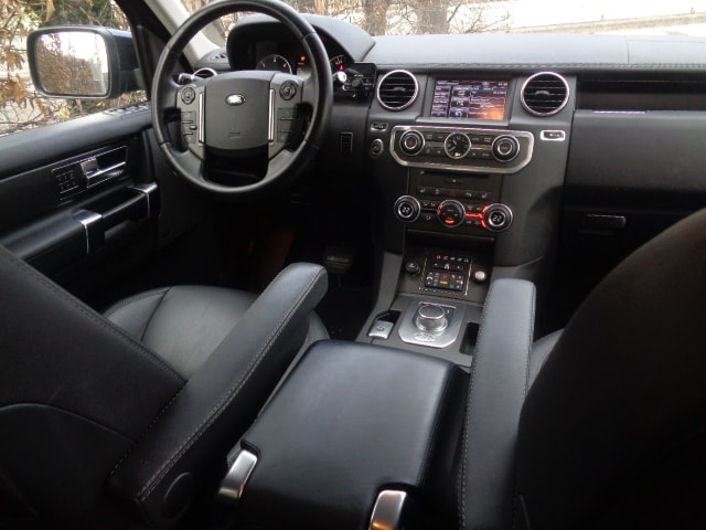 LAND ROVER Discovery 3.0 SDV6 HSE Automatic-image-3