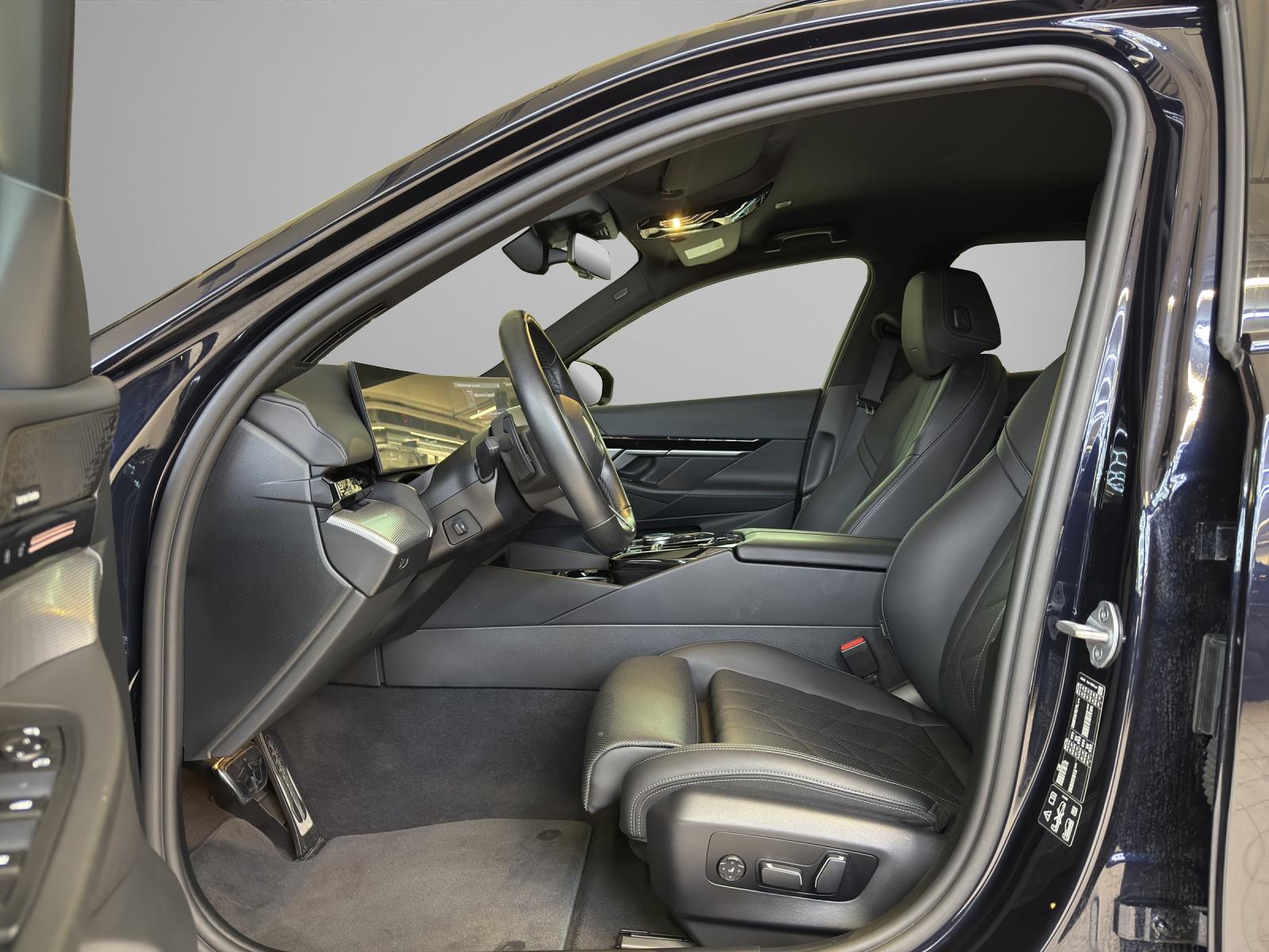 BMW 520d xDrive Touring M-SportPaket-image-10