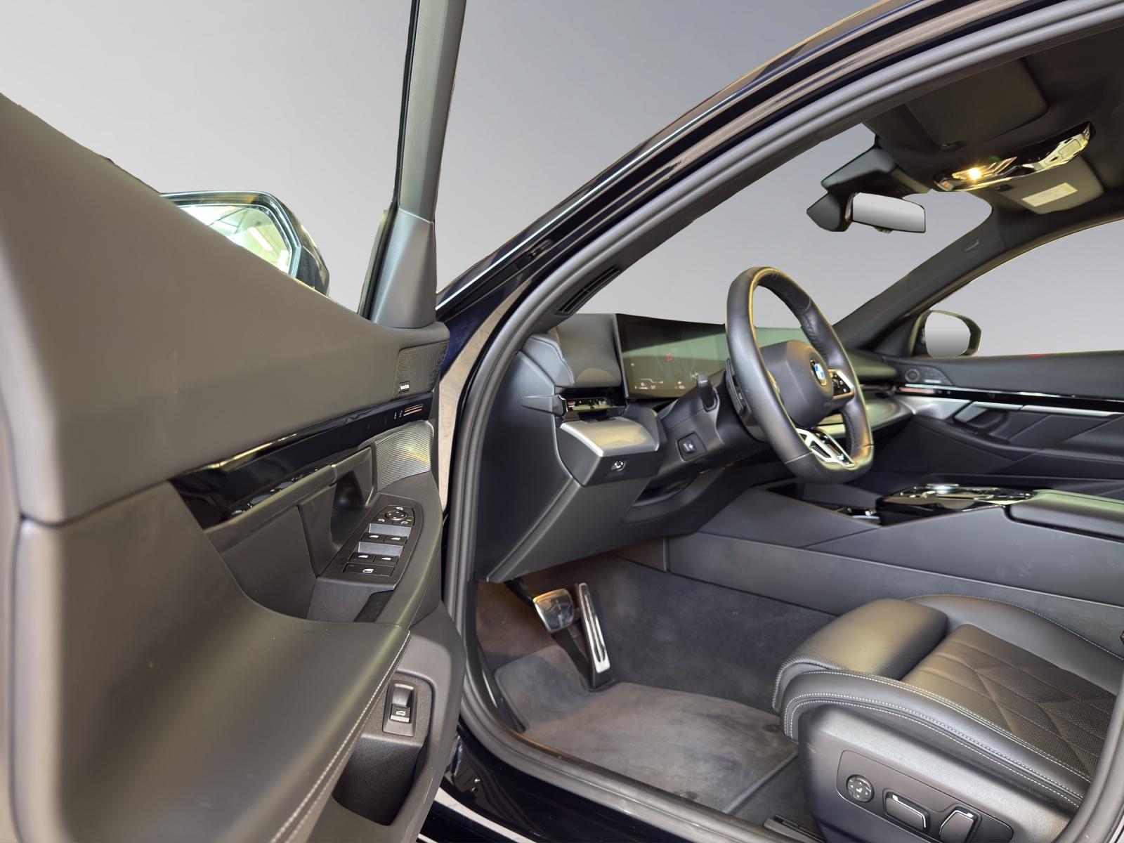 BMW 520d xDrive Touring M-SportPaket-image-10