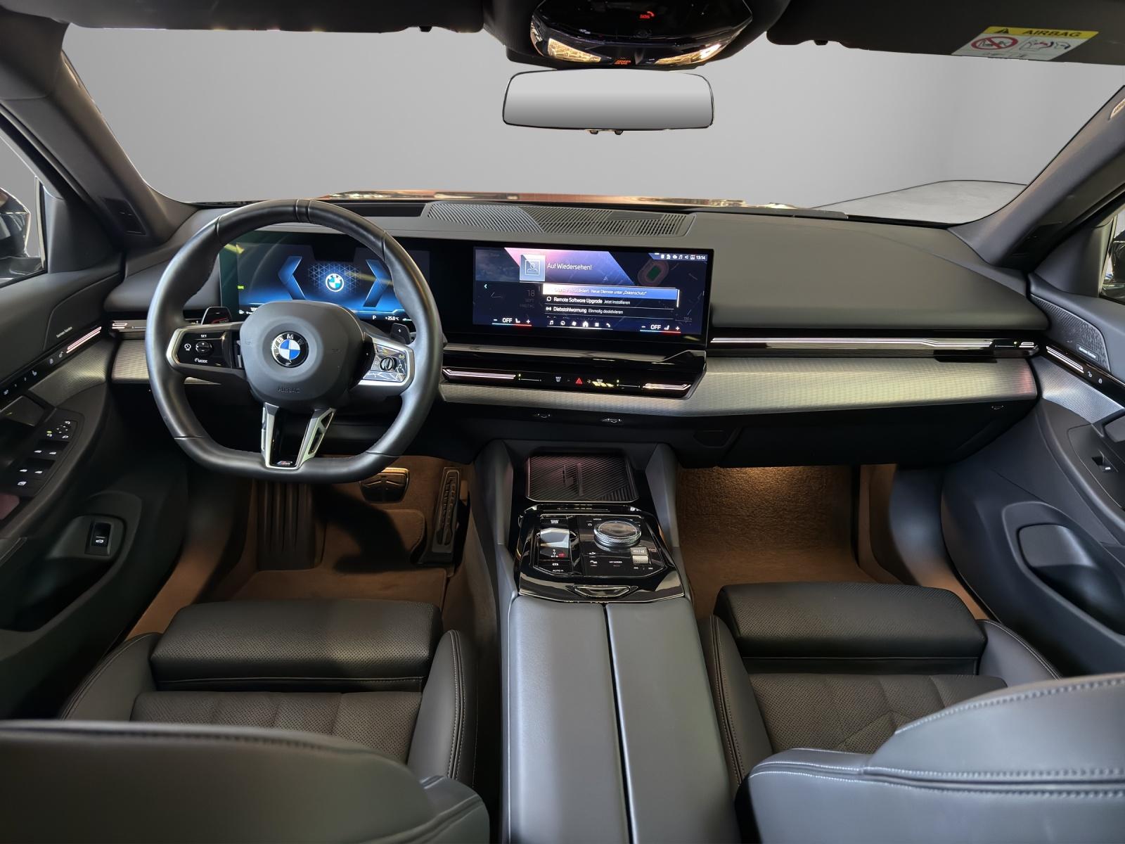 BMW 520d xDrive Touring M-SportPaket-image-12