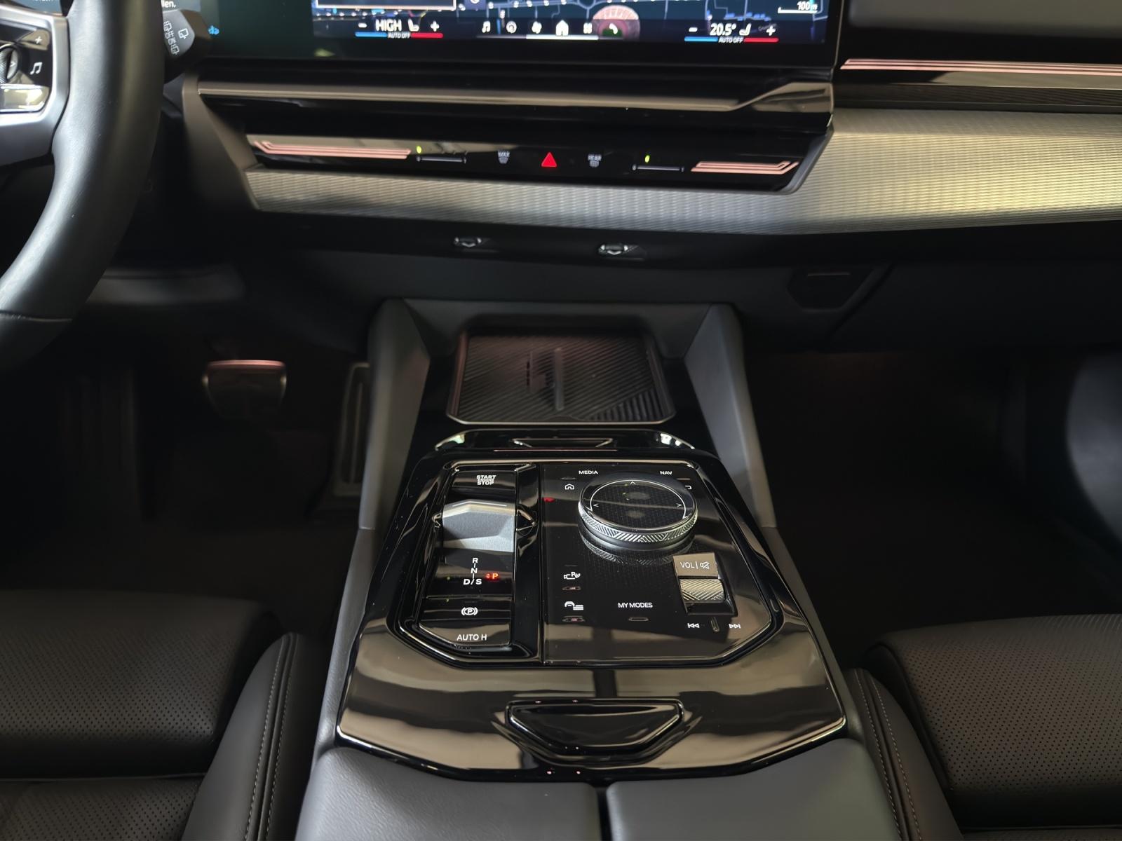 BMW 520d xDrive Touring M-SportPaket-image-15