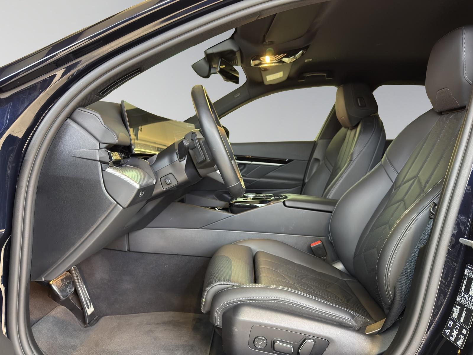 BMW 520d xDrive Touring M-SportPaket-image-11