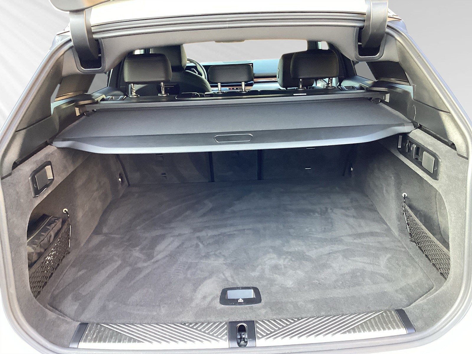 BMW 520d xDrive 48V Touring M Sport Steptronic-image-7