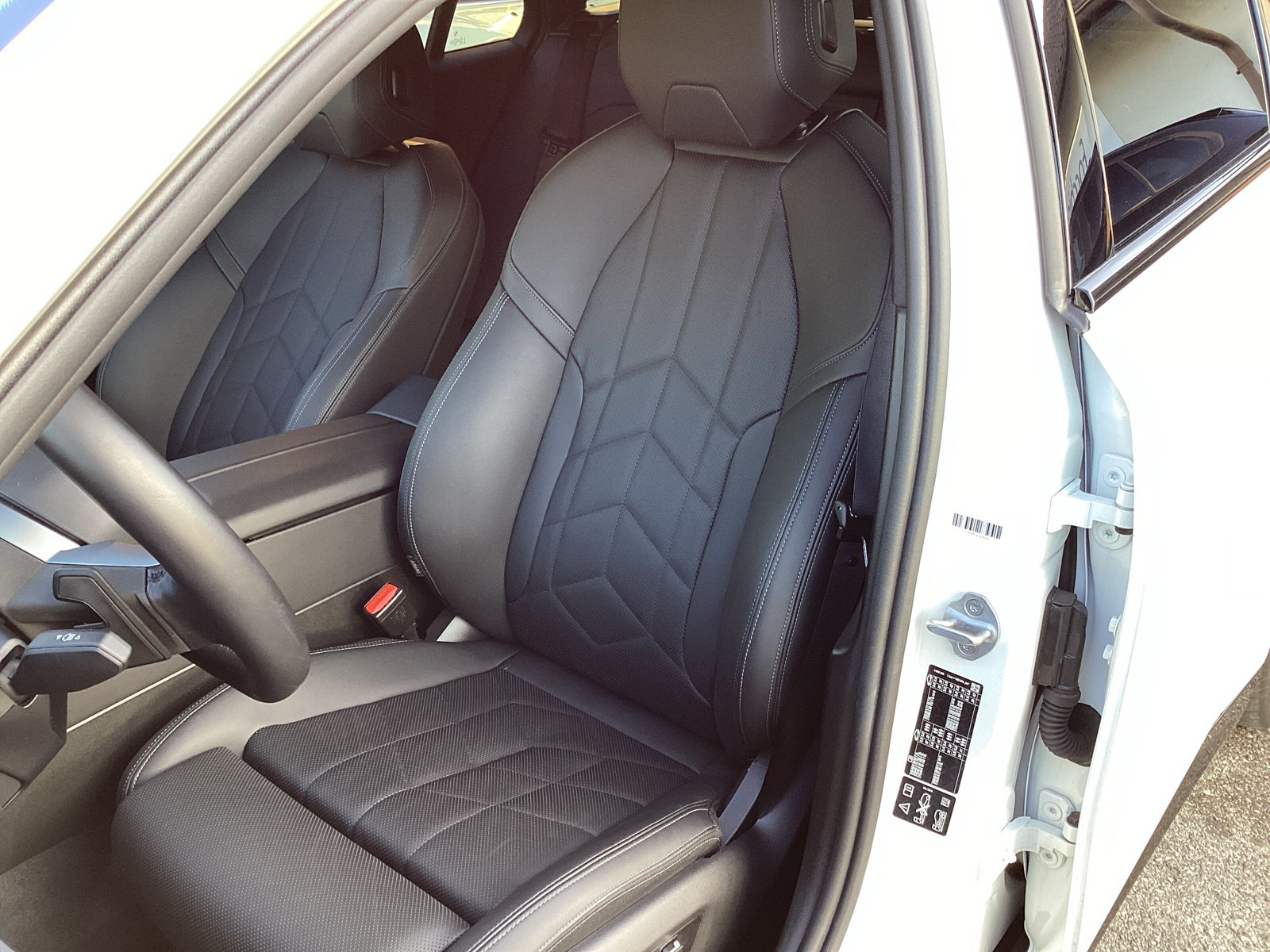 BMW 520d xDrive 48V Touring M Sport Steptronic-image-9