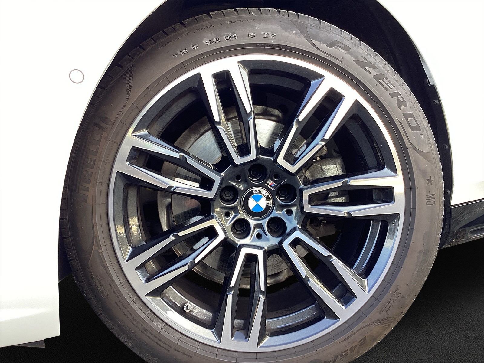 BMW 520d xDrive 48V Touring M Sport Steptronic-image-8