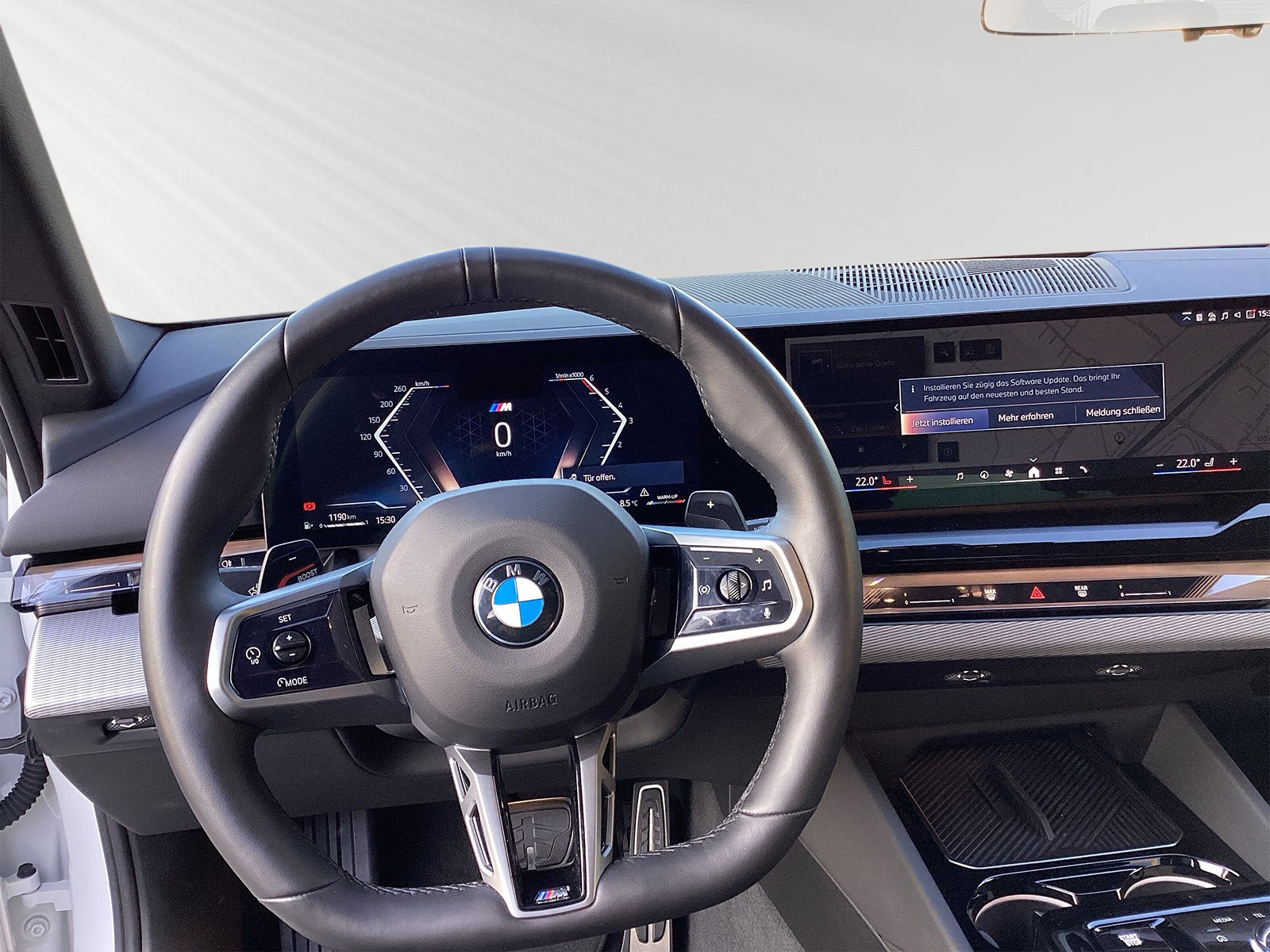 BMW 520d xDrive 48V Touring M Sport Steptronic-image-4