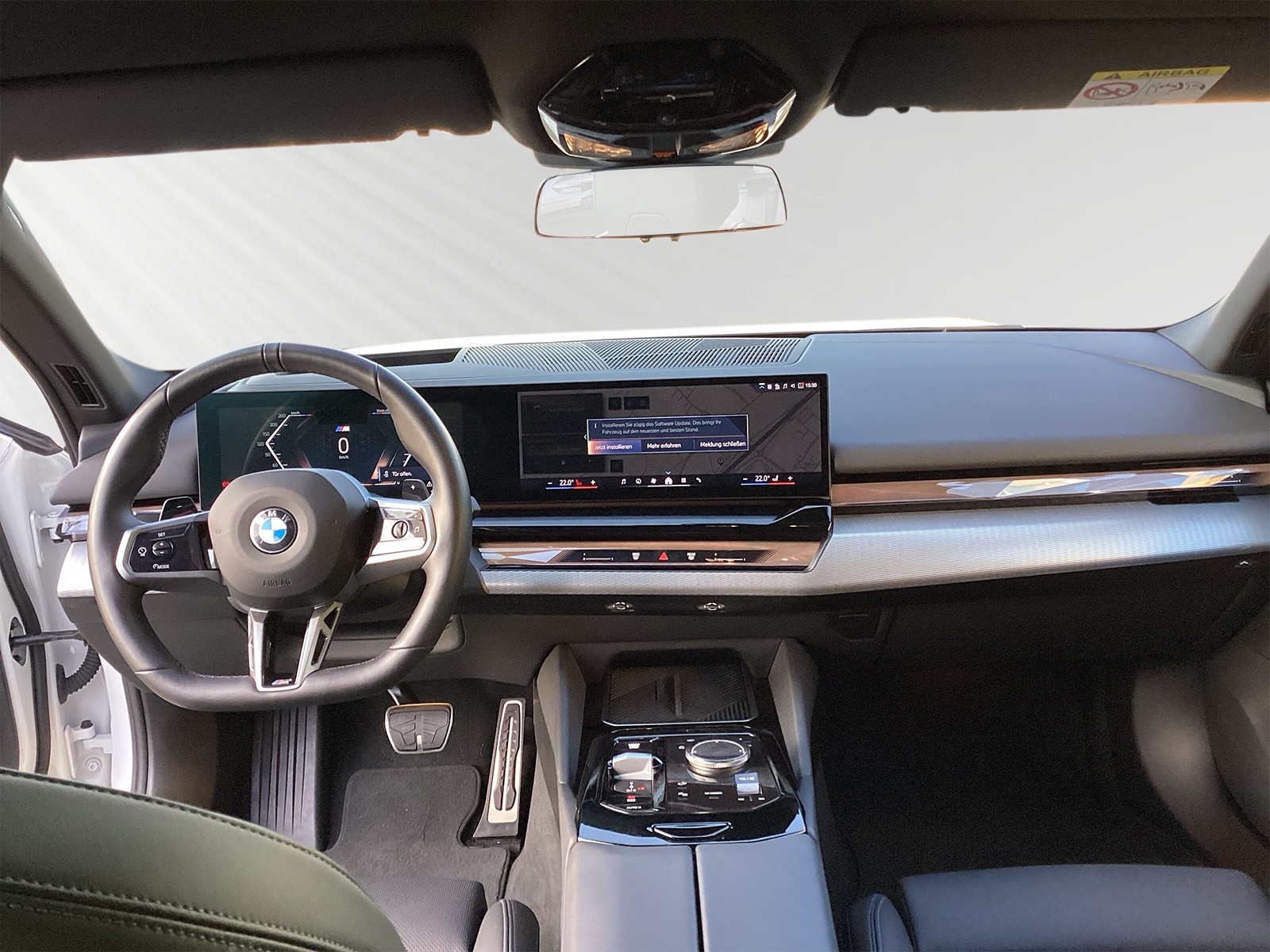 BMW 520d xDrive 48V Touring M Sport Steptronic-image-5