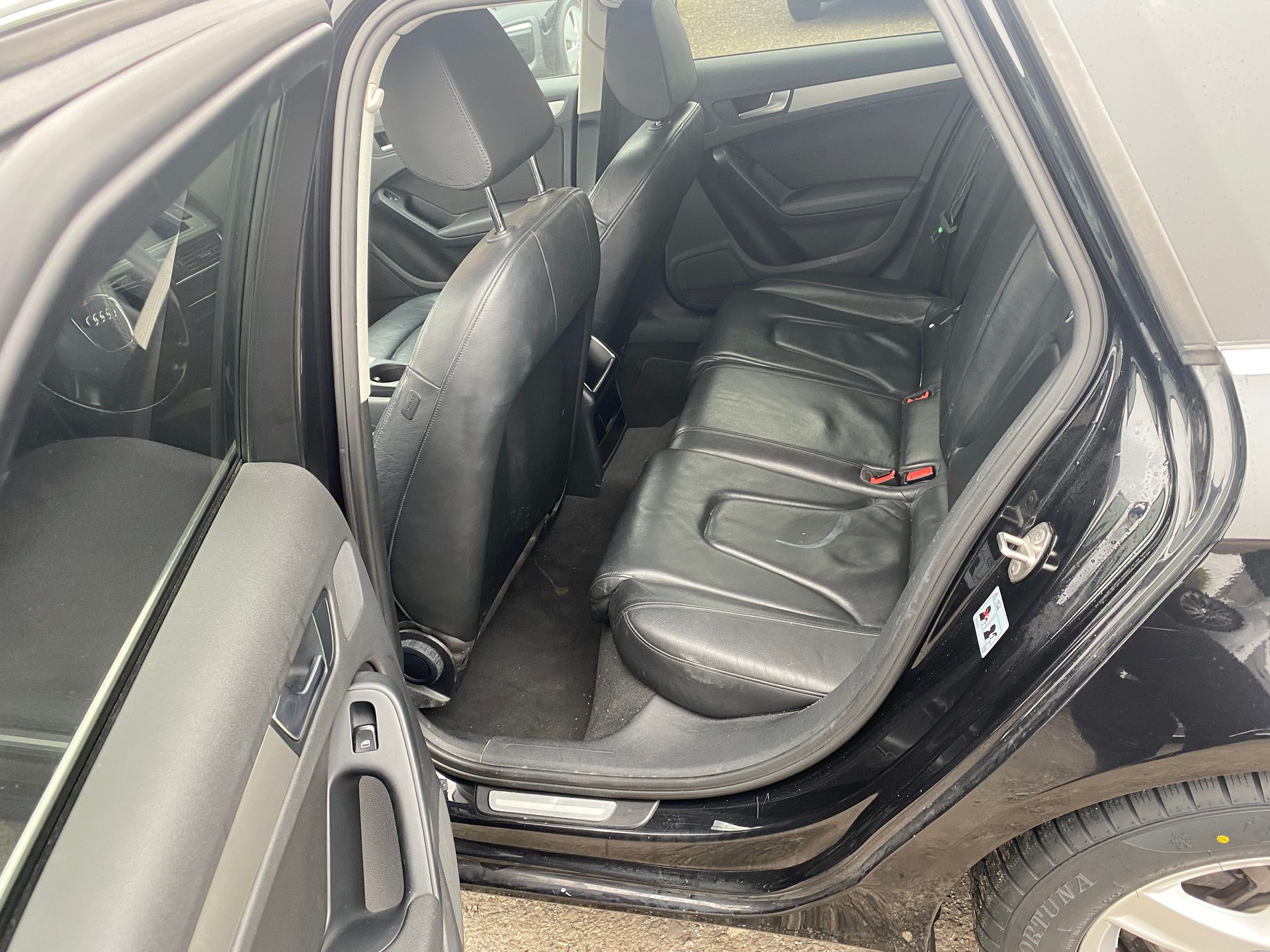 AUDI A4 Avant 2.0 TDI multitronic-image-8