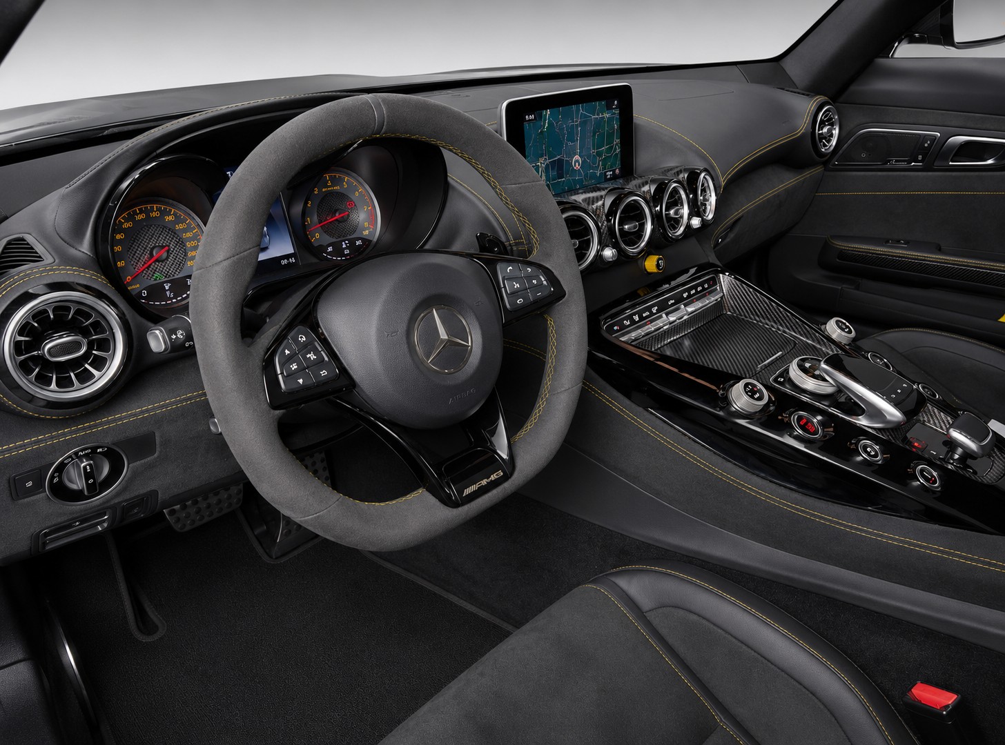 MERCEDES-BENZ AMG GT R Coupé CH FAHRZEUG-image-10