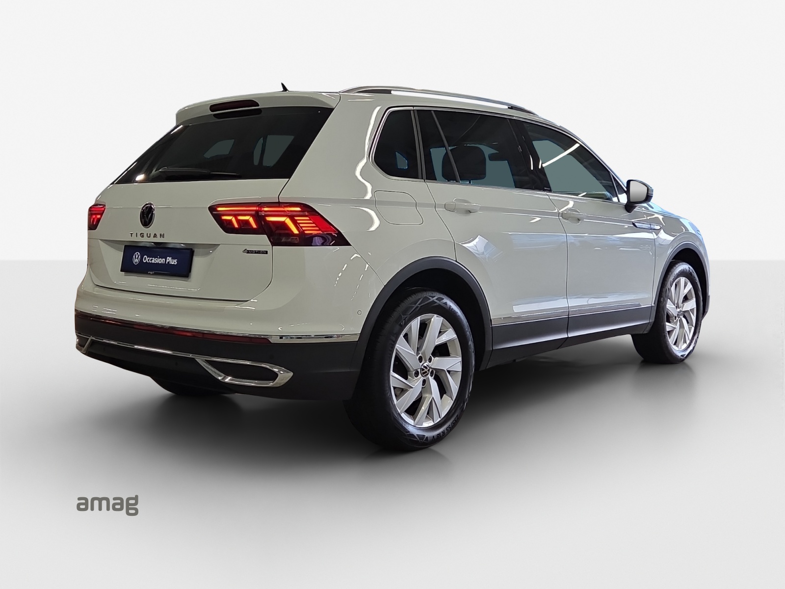 VW Tiguan 2.0 TDI SCR Elegance 4Motion DSG-image-4