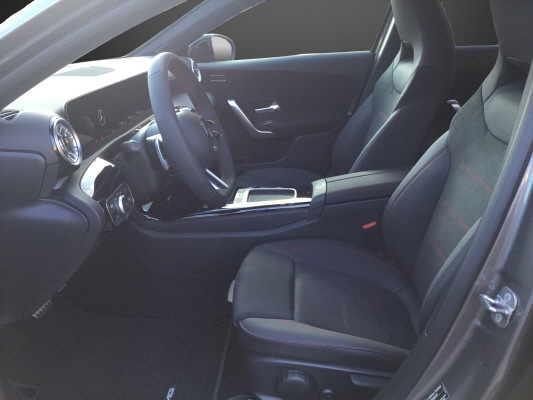 MERCEDES-BENZ A 220 4Matic 8G-DCT-image-6