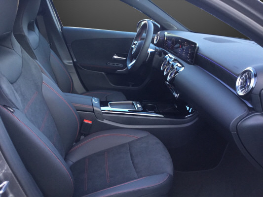 MERCEDES-BENZ A 220 4Matic 8G-DCT-image-8