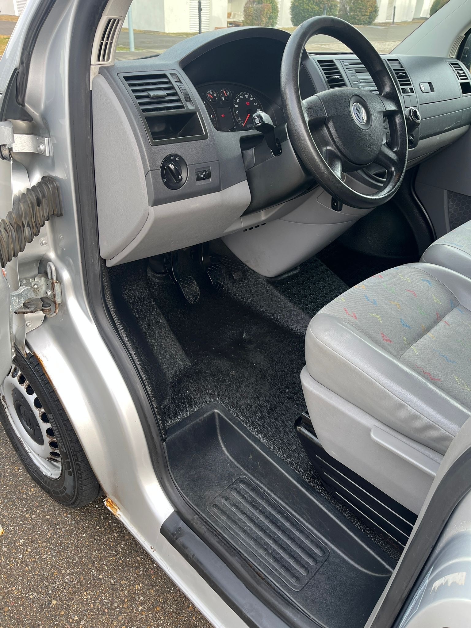 VW T5 Caravelle Comfort (9) Platz 2.5TDI PD 4M-image-4