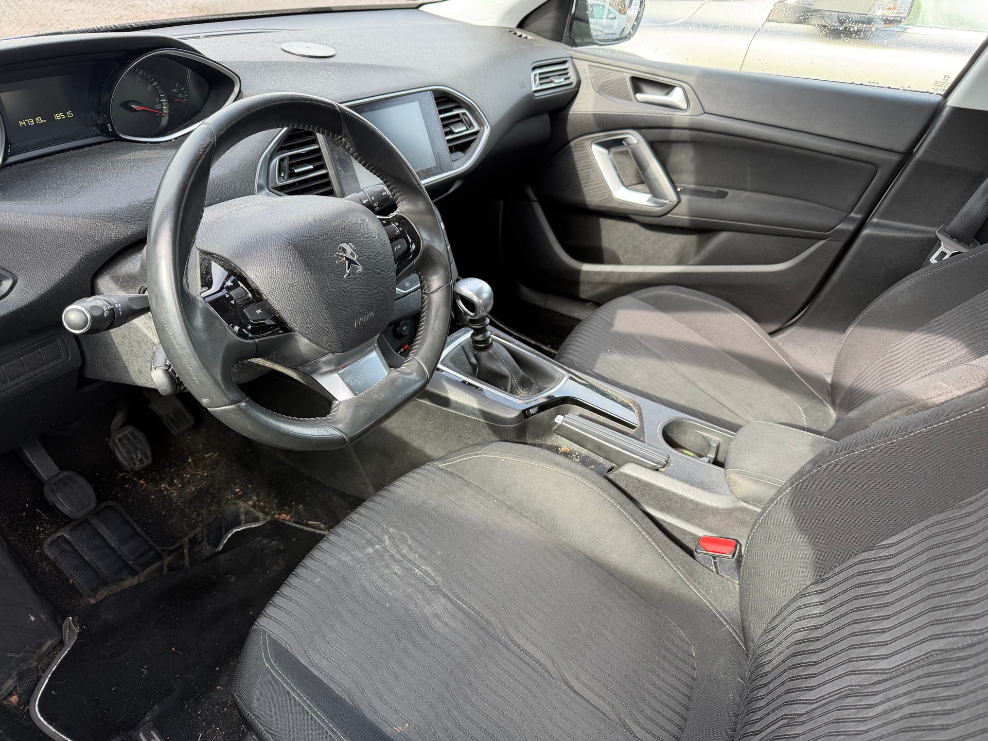 PEUGEOT 308 SW 1.2 THP Allure-image-6
