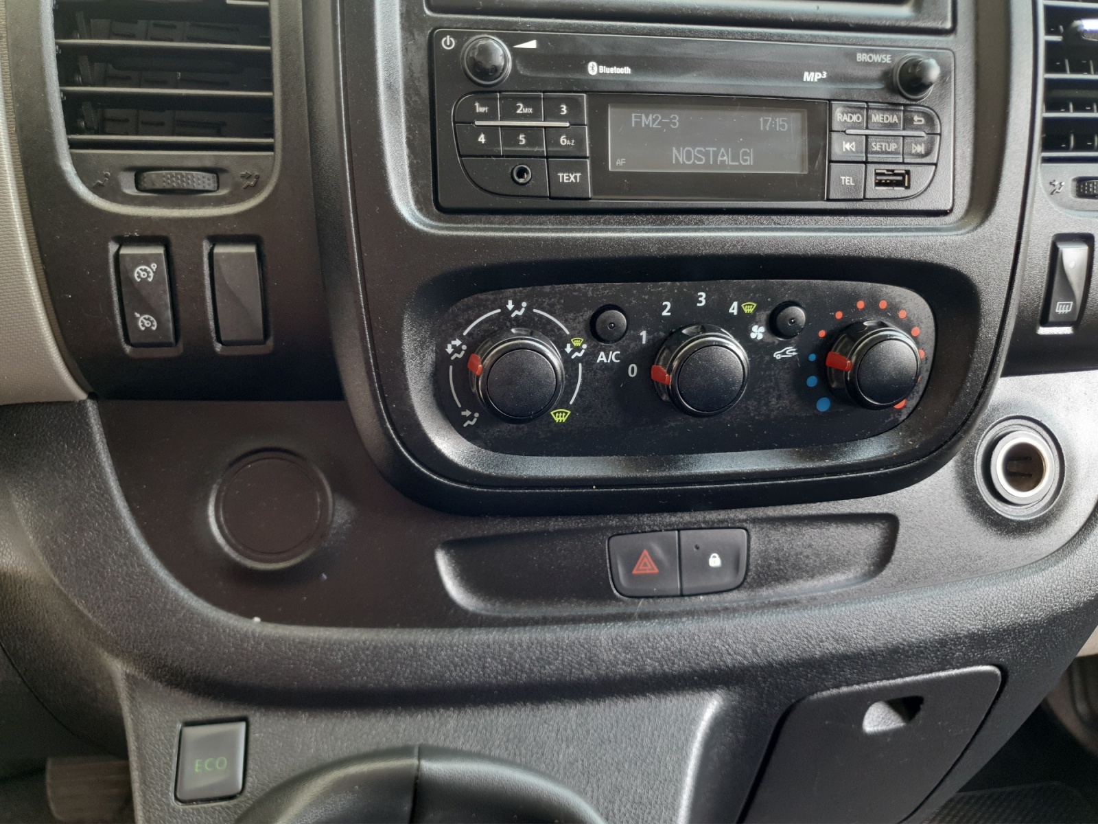 RENAULT Trafic 1.6 ENERGY TwinT. dCi125 2.9t Busin. L1H1-image-15