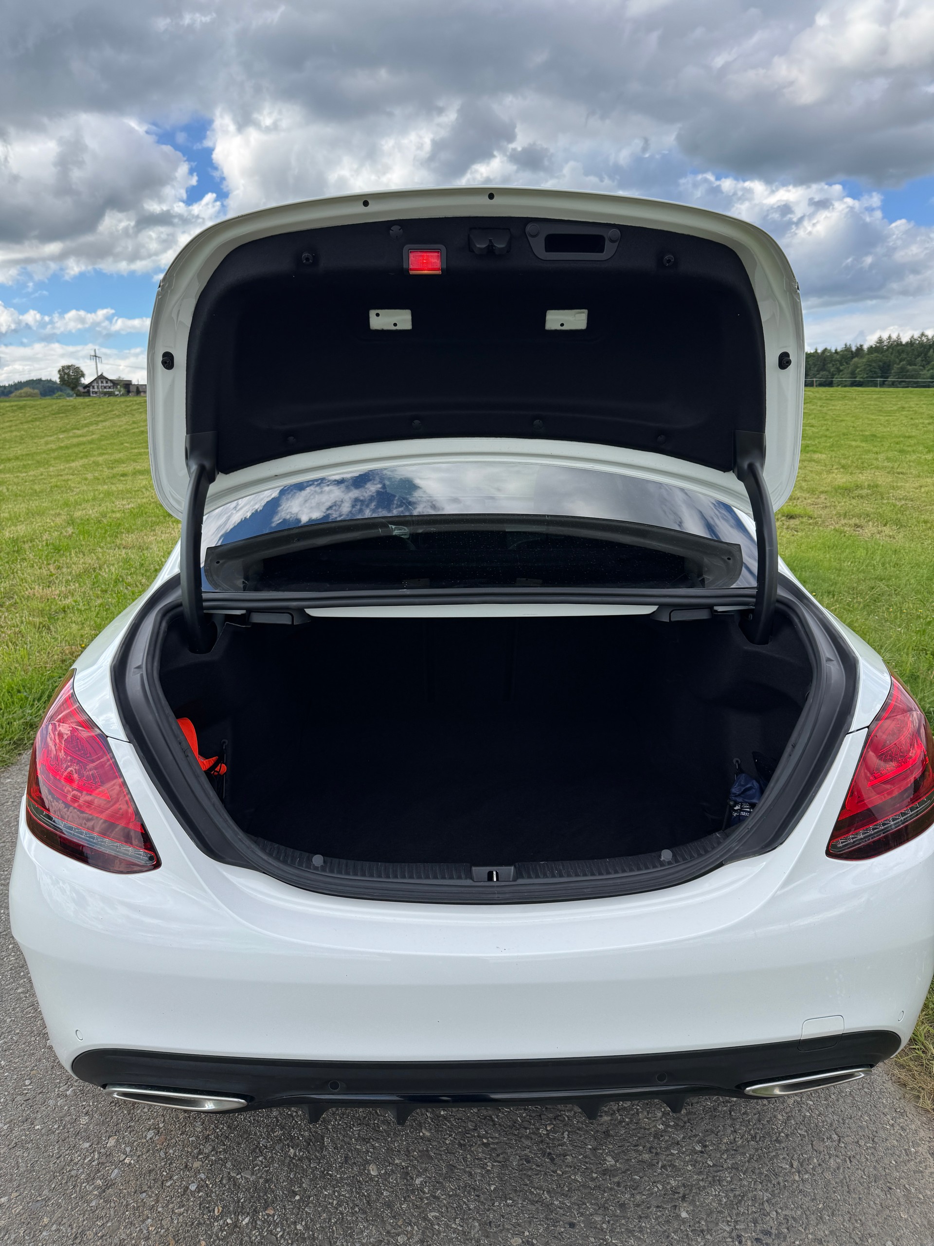 MERCEDES-BENZ C 200 Swiss Star AMG Line 4Matic 9G-Tronic-image-5