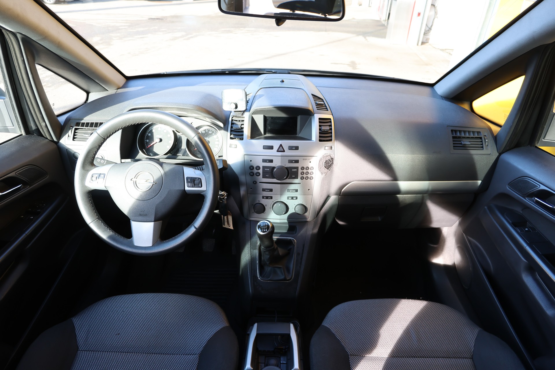 OPEL Zafira 2.2i Enjoy 7Pätzer-image-3