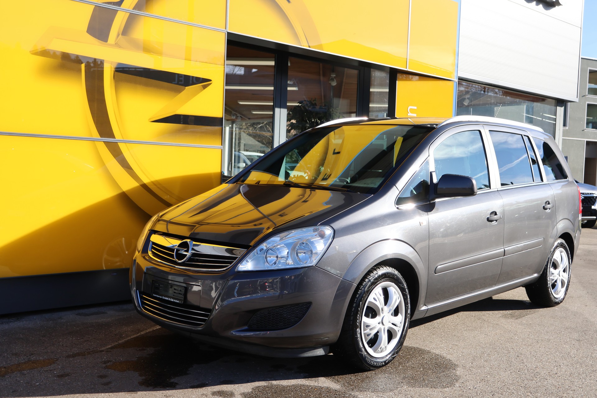 OPEL Zafira 2.2i Enjoy 7Pätzer-image-0