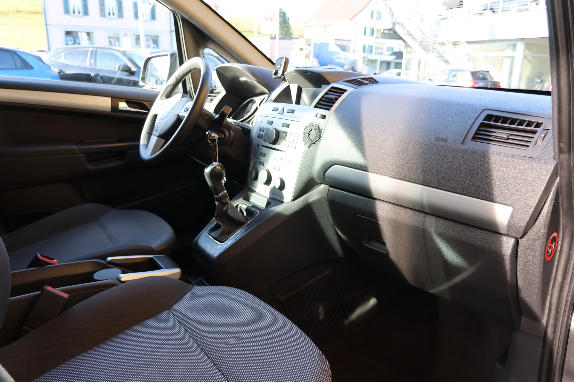 OPEL Zafira 2.2i Enjoy 7Pätzer-image-7