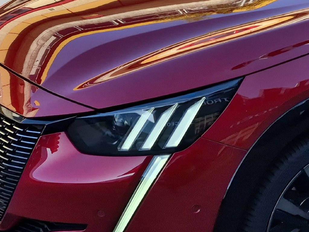 PEUGEOT 208 Essence 130ch Automatique GT Pack-image-2