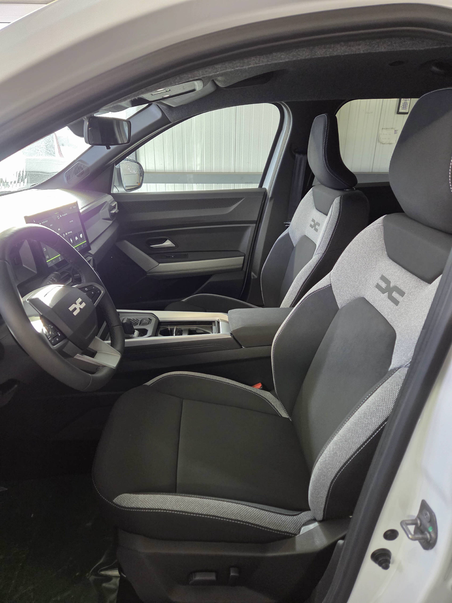 DACIA Bigster 1.8 Hybrid Journey-image-4