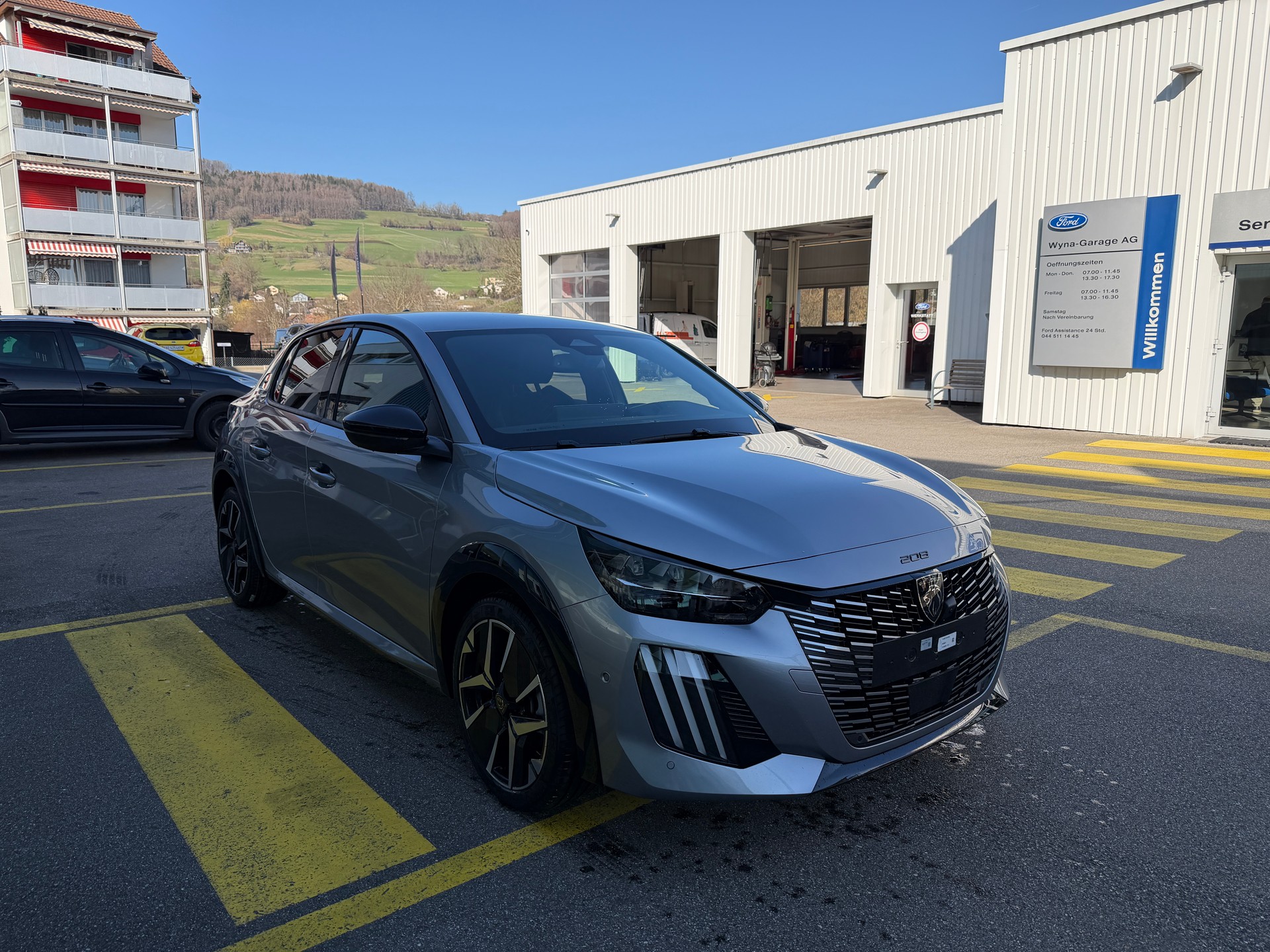 PEUGEOT 208 1.2 MHEV 145 GT-image-5