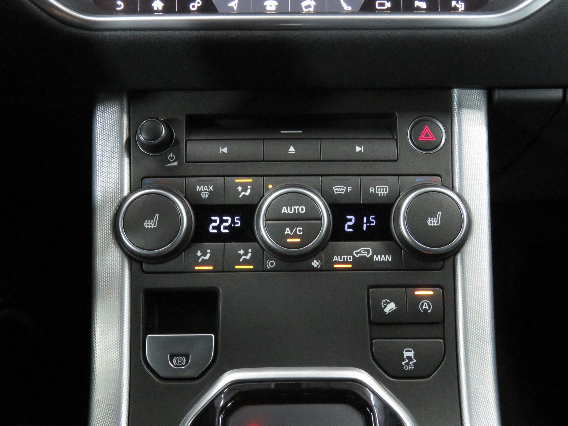LAND ROVER Range Rover Evoque 2.0 Si4 HSE Dynamic AT9 (Automat)-image-17