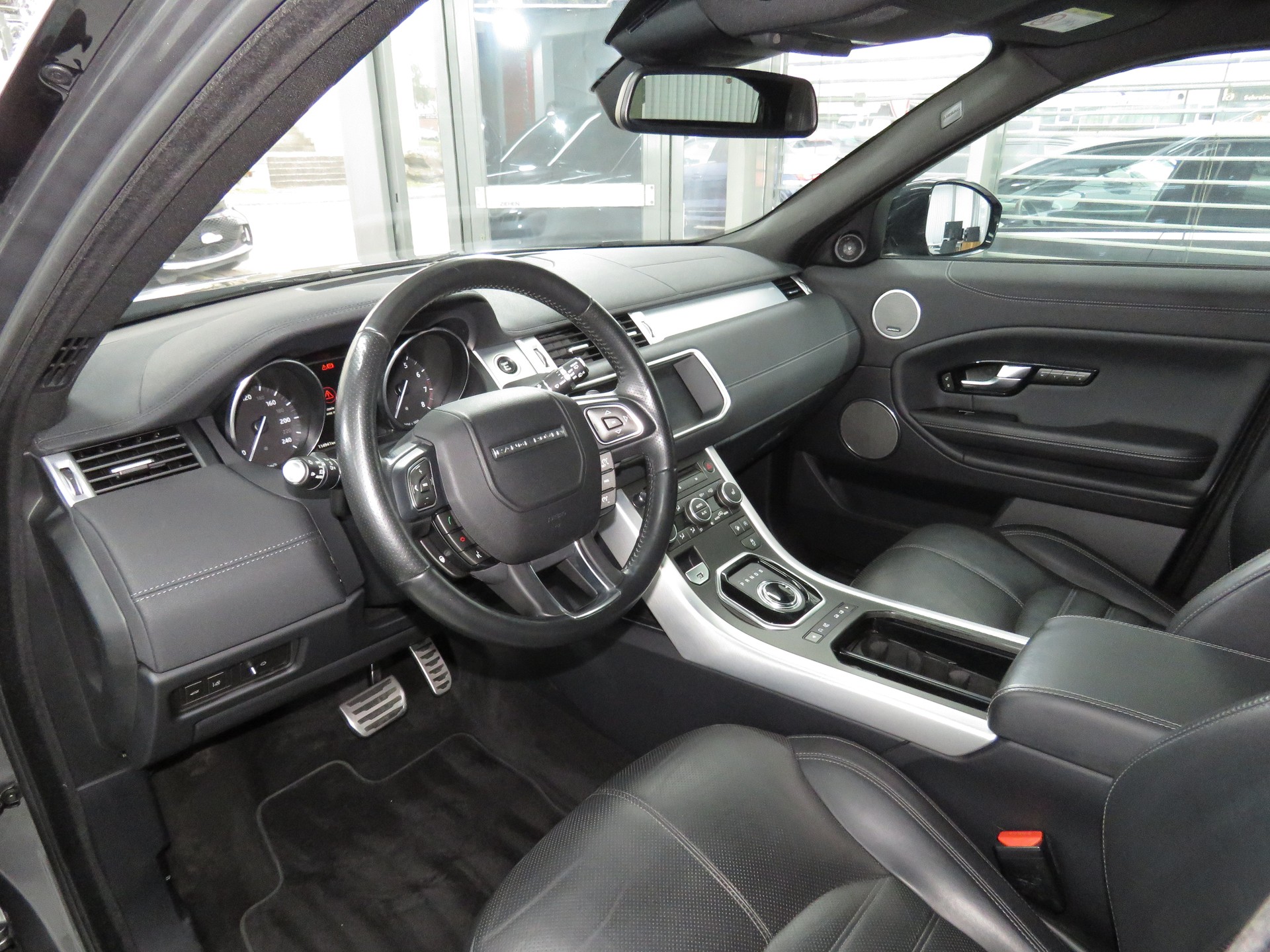 LAND ROVER Range Rover Evoque 2.0 Si4 HSE Dynamic AT9 (Automat)-image-6