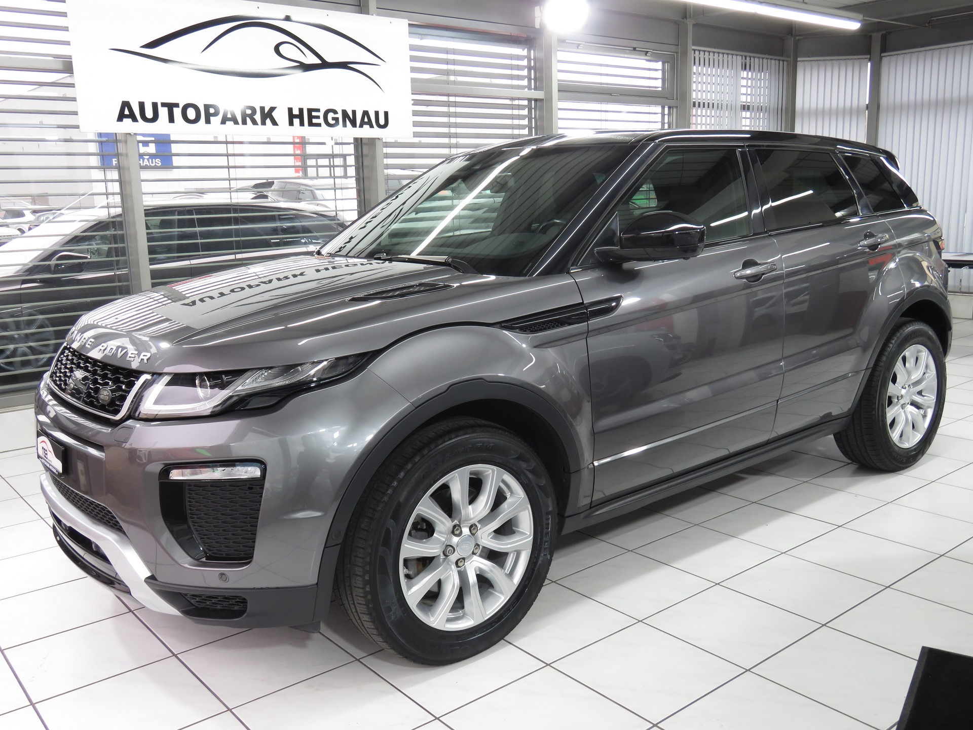LAND ROVER Range Rover Evoque 2.0 Si4 HSE Dynamic AT9 (Automat)-image-0